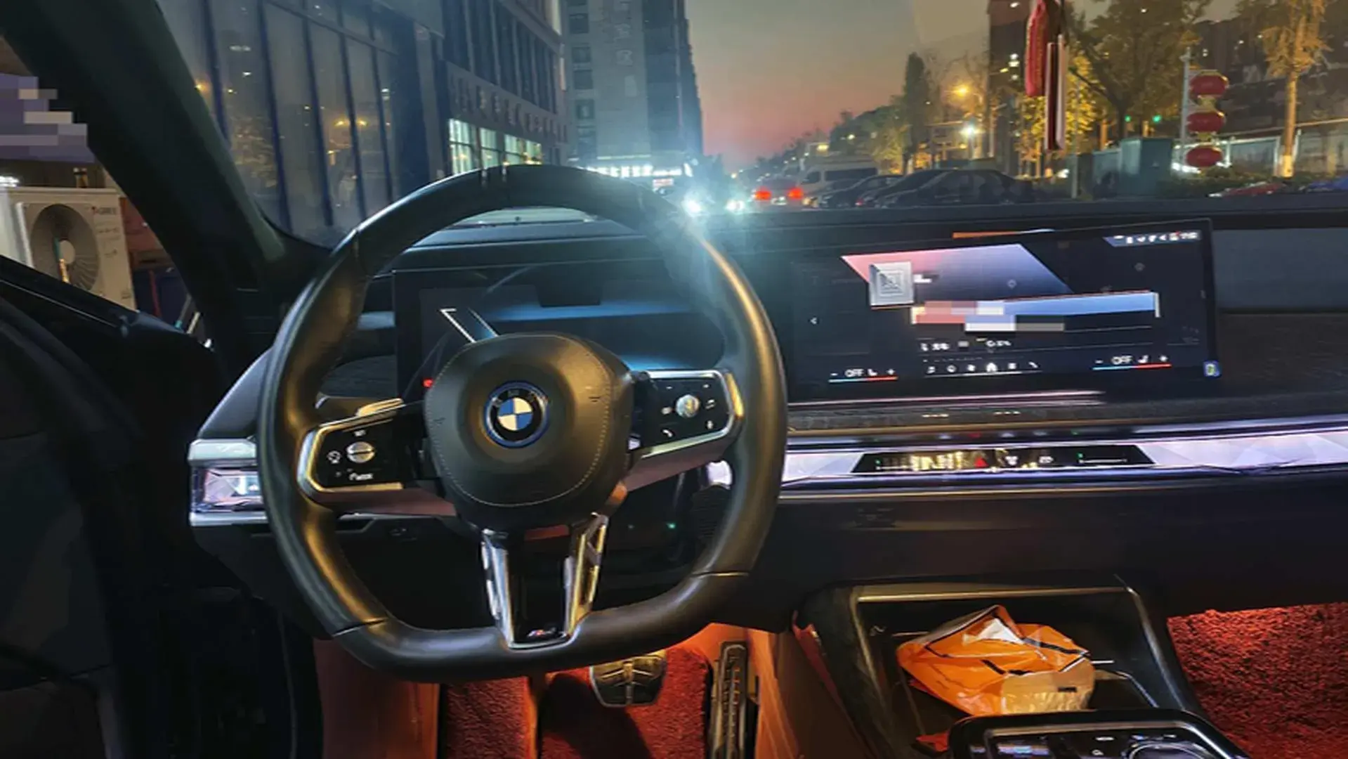 2023 BMW I7 thumbnail 4