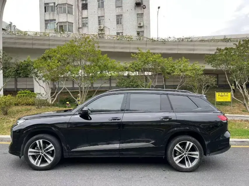 2022 AUDI Q5 thumbnail 2