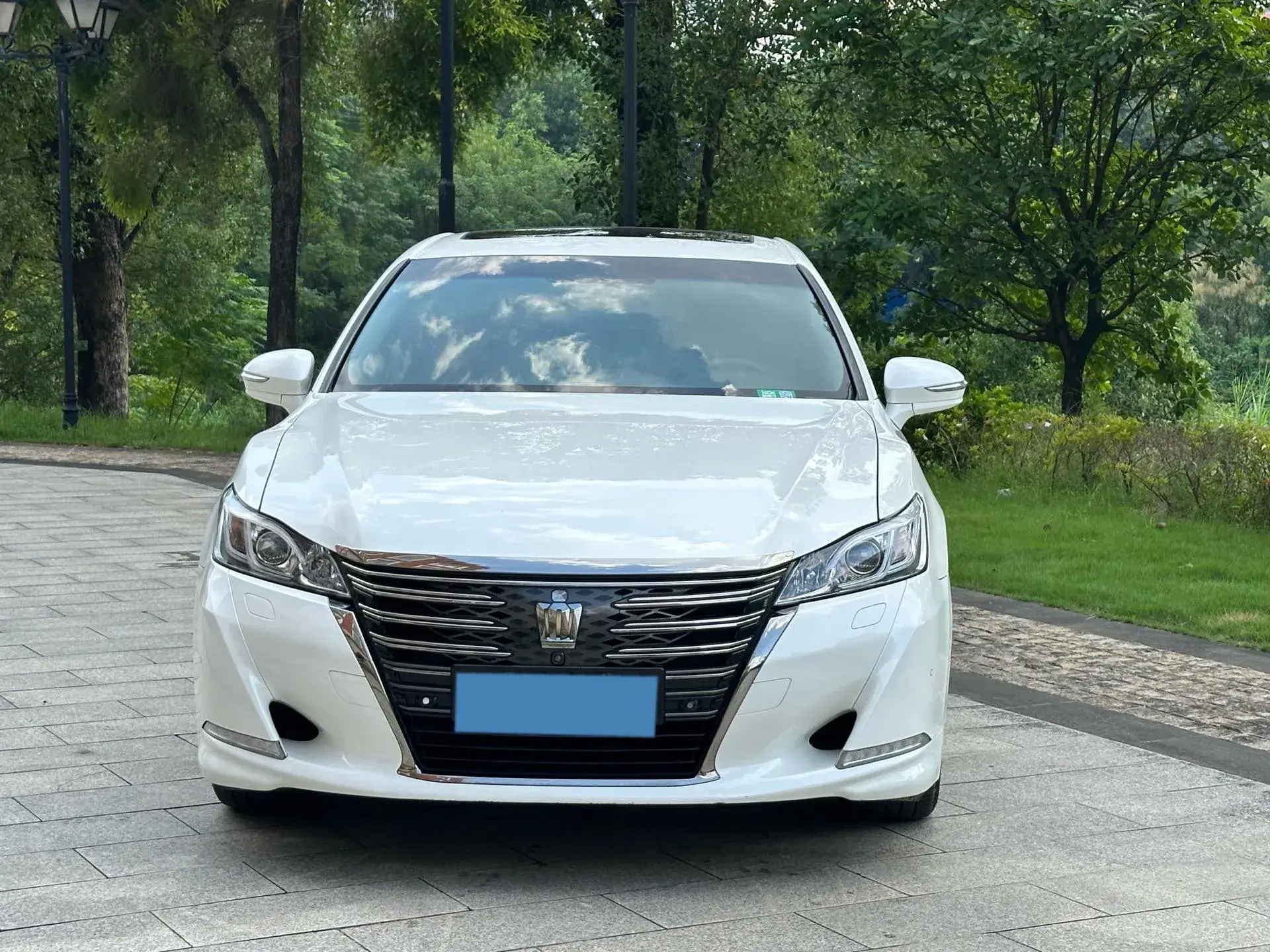 2018 TOYOTA CROWN thumbnail 2