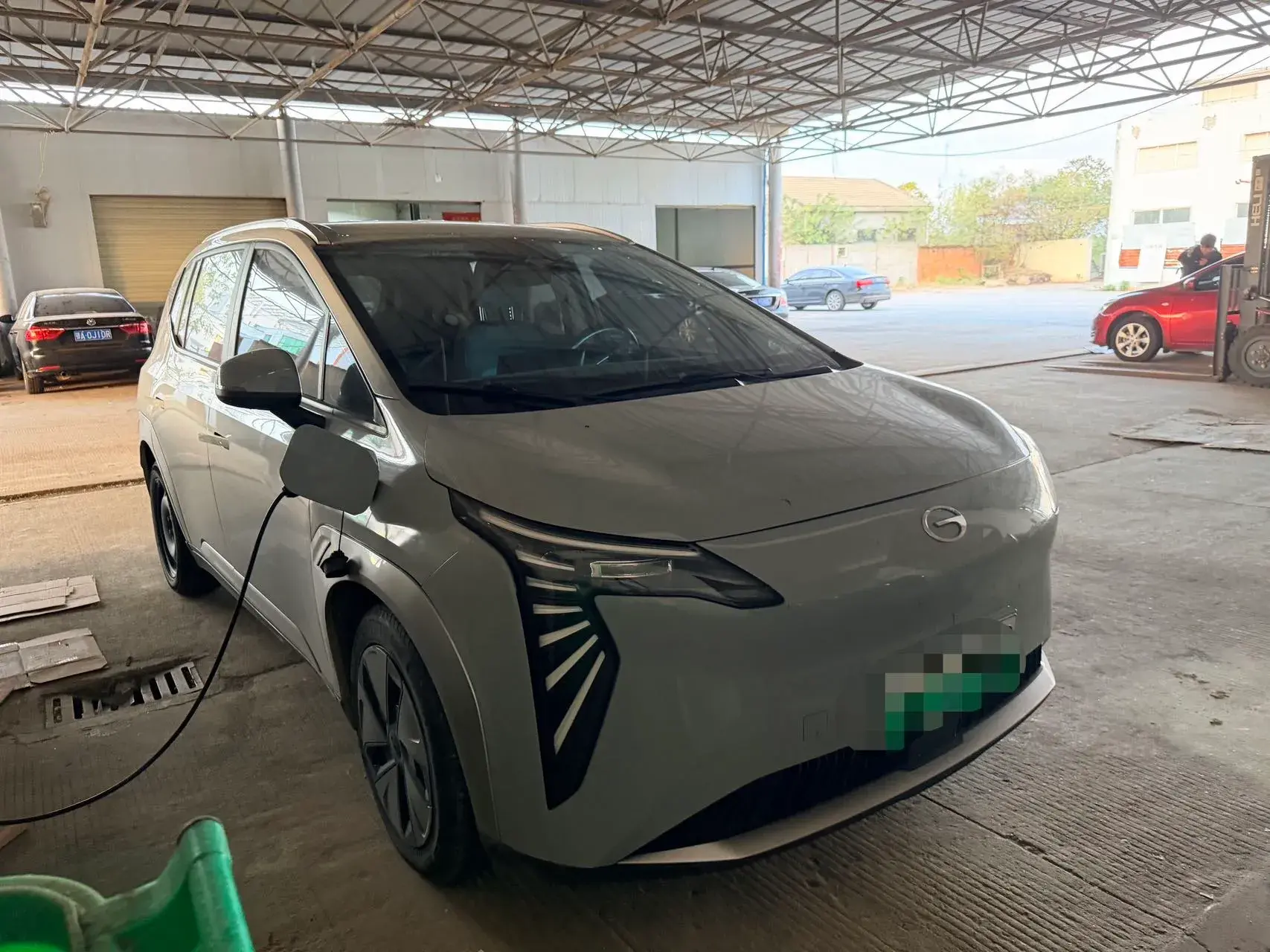 2023 AION Y thumbnail 2