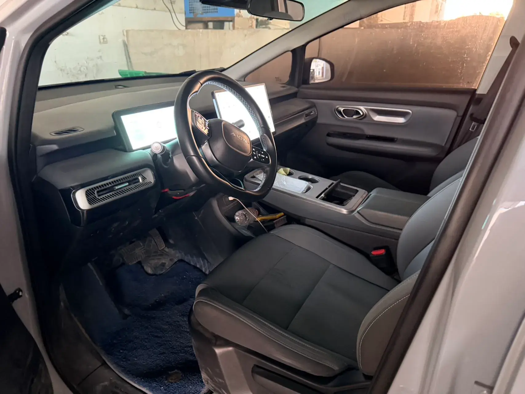 2023 AION Y thumbnail 3