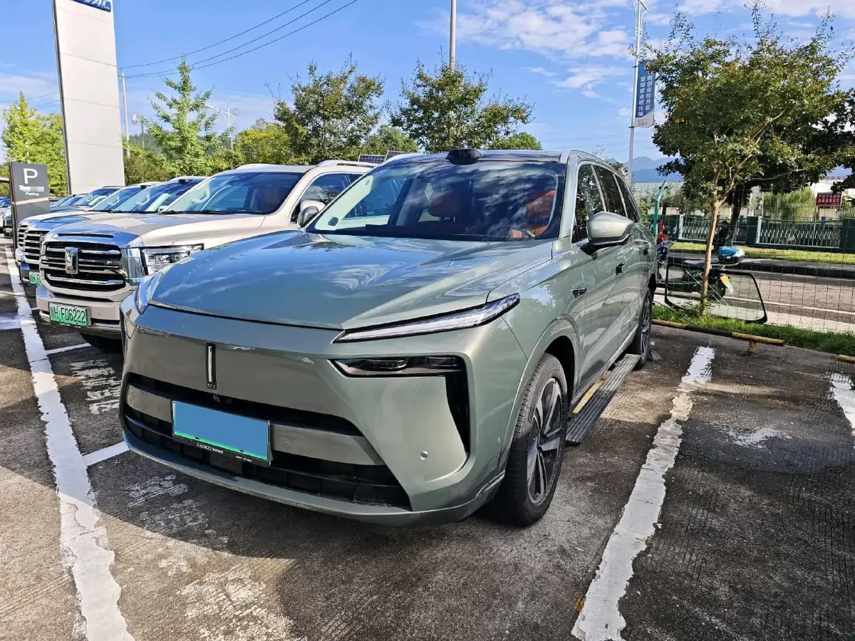 2025 WEY BlueMountain 1.5T 170HP L4 4DHT PHEV 52.3KWH