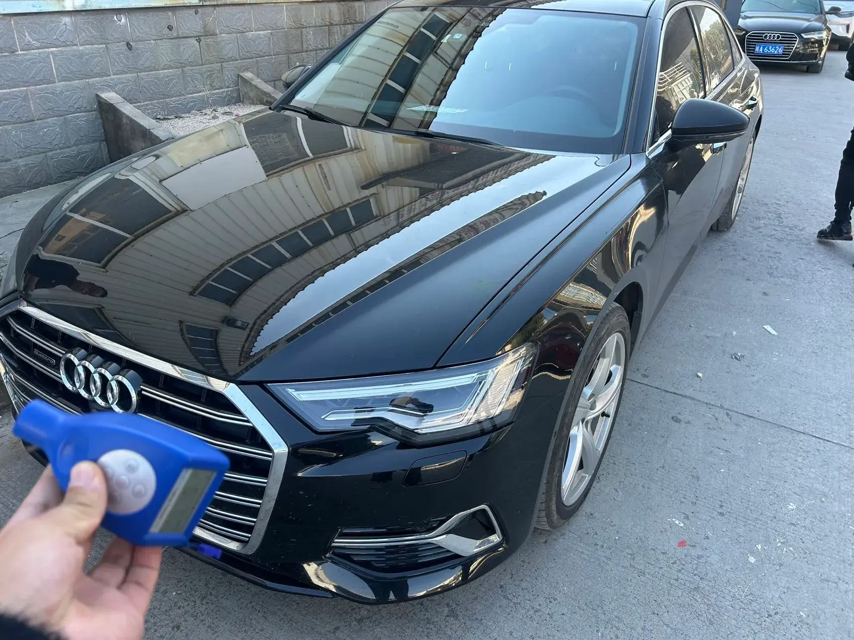 2023 AUDI A6L view 1