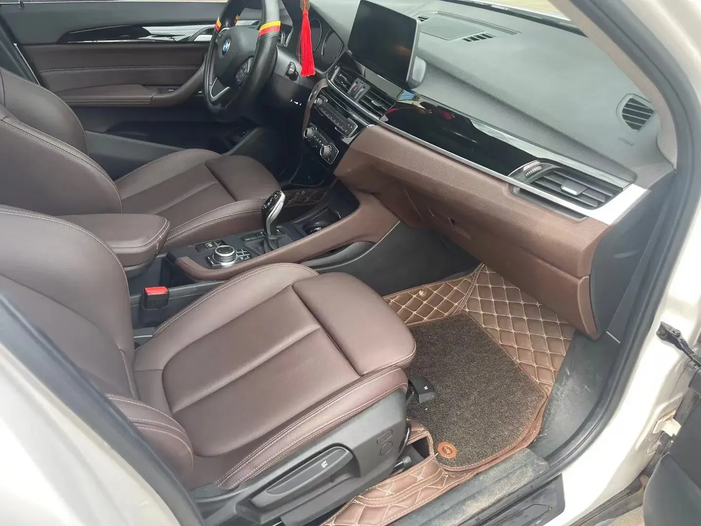 2020 BMW X1 thumbnail 3