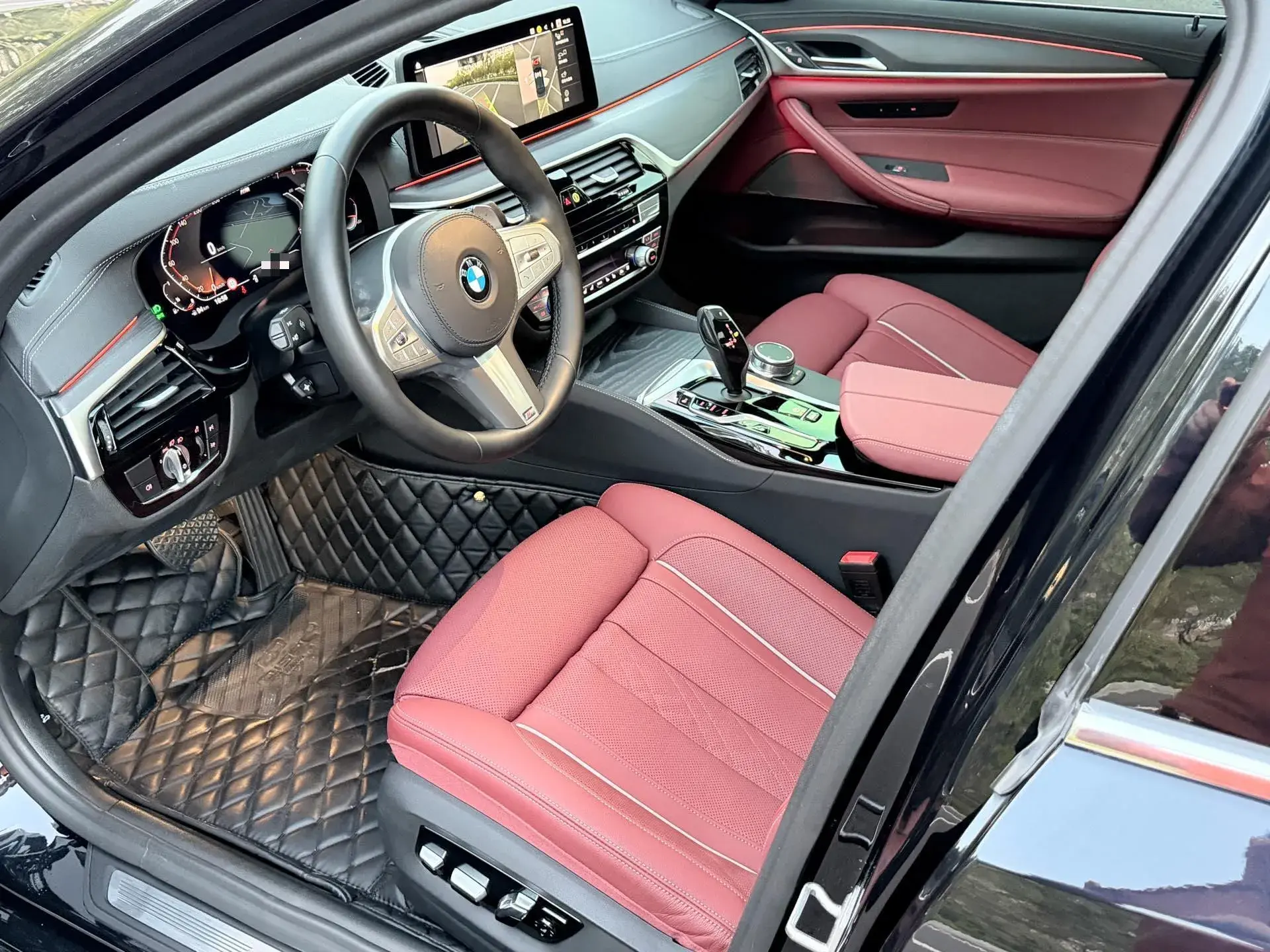 2022 BMW 5 thumbnail 4