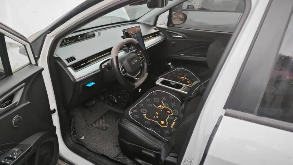 2022 NETA U thumbnail 3