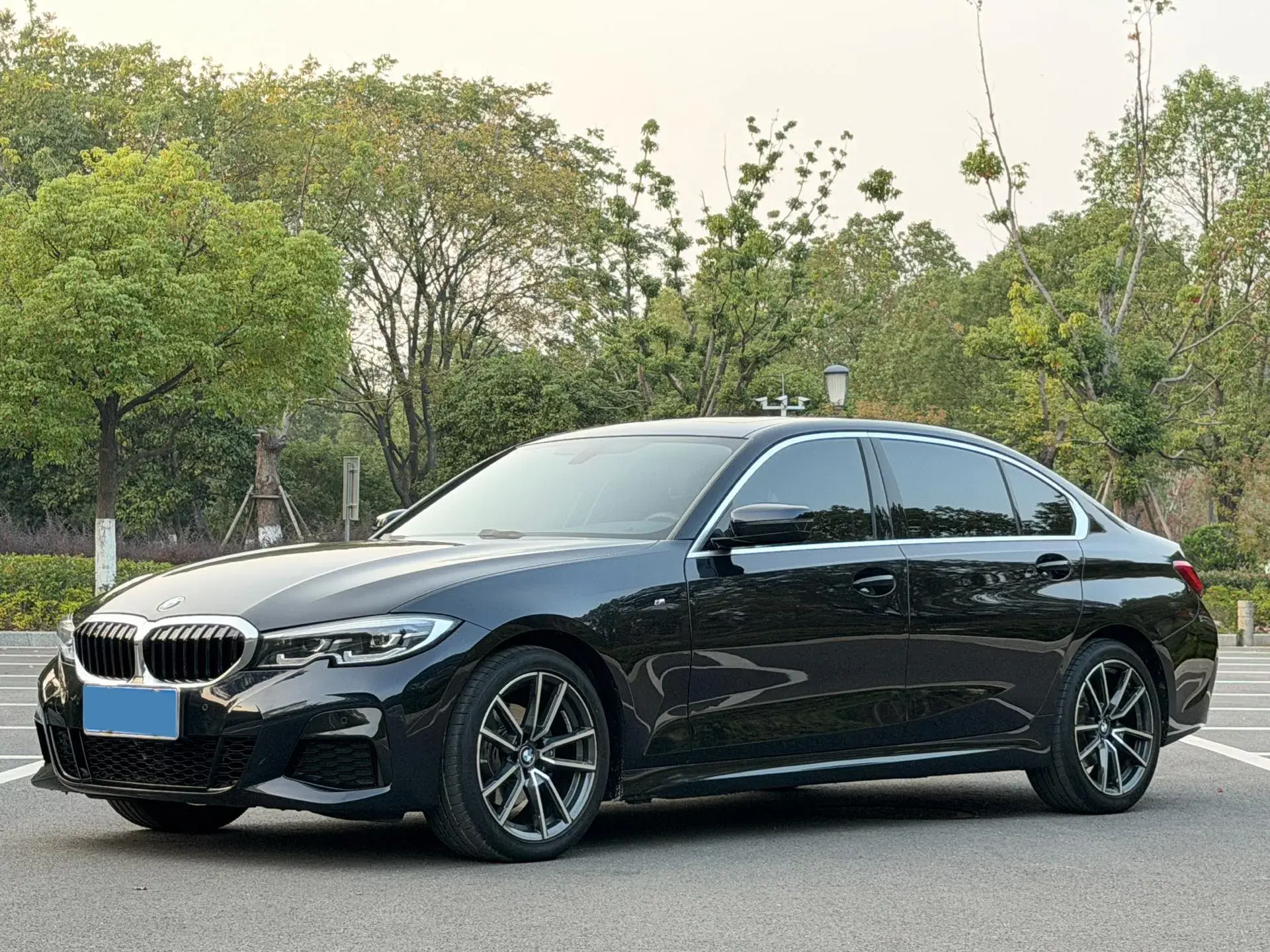 2021 BMW 3 view 1