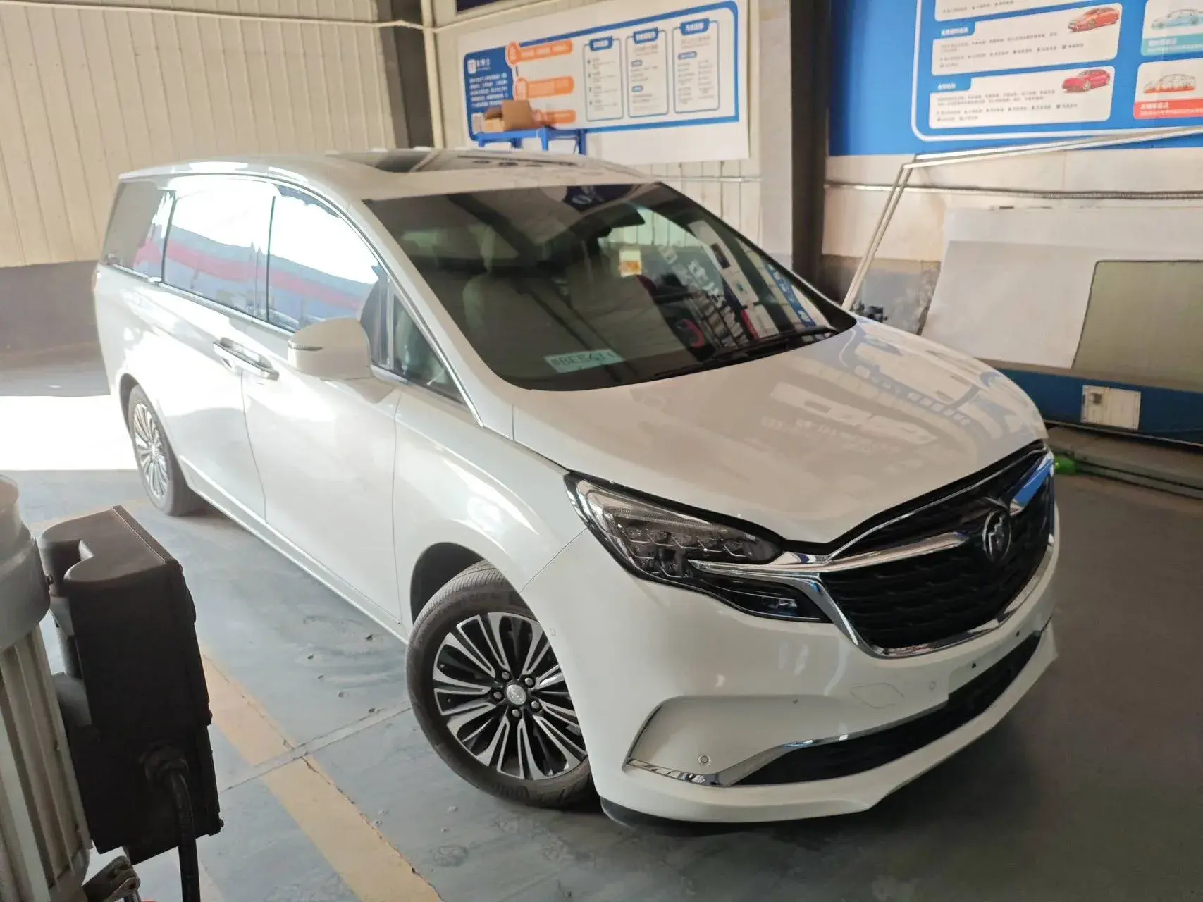 2021 BUICK GL8 thumbnail 2