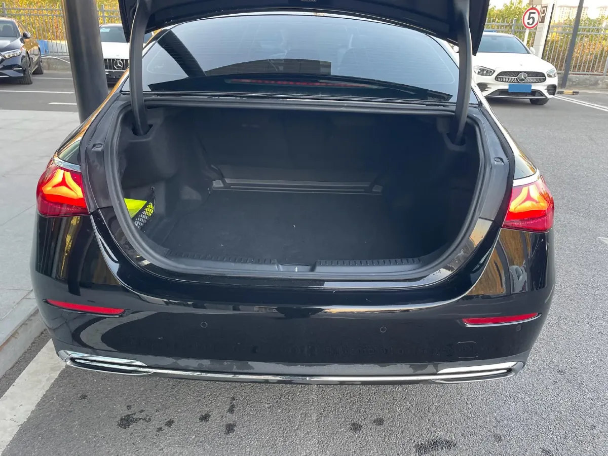 2025 Mercedes-Benz E Class 2.0T 204HP L4 9AT,autocango,china used car exporter,china ev exporter,chinese used car exporter,chinese used ev exporter