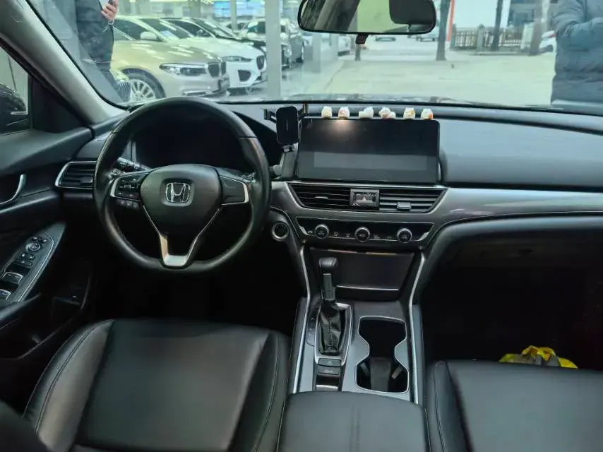 2022 HONDA ACCORD thumbnail 4