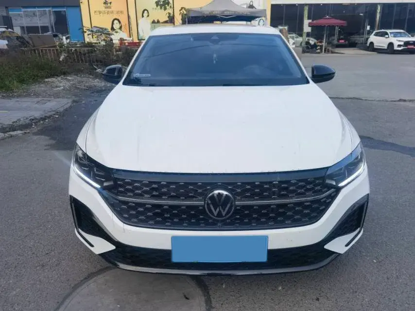 2024 VOLKSWAGEN LAVIDA thumbnail 2