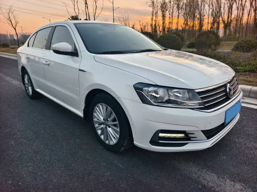 2019 VOLKSWAGEN LAVIDA thumbnail 3