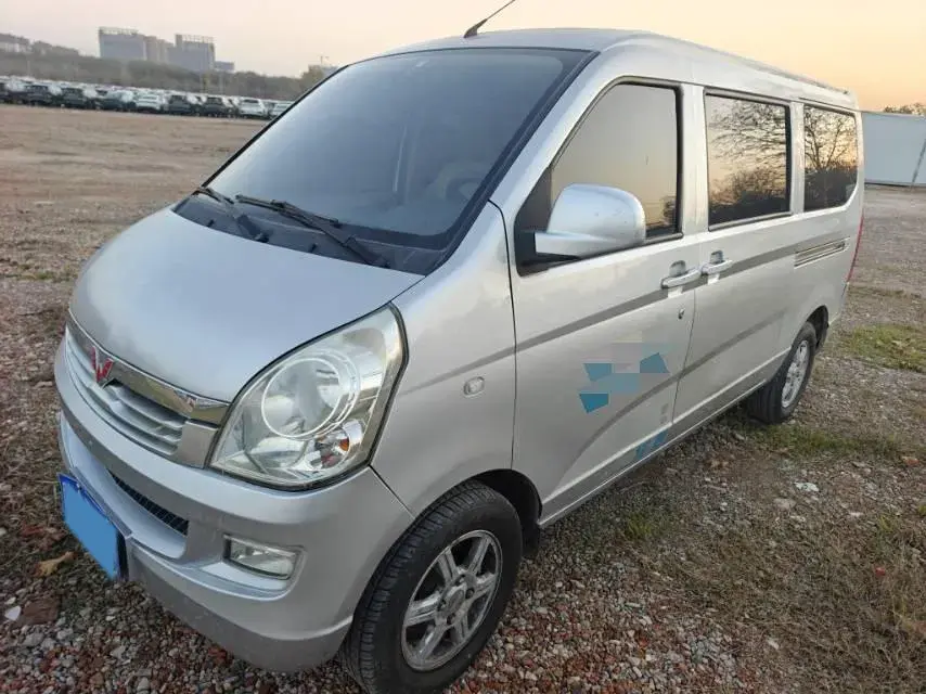 2014 WuLing RongGuang 1.5L 107HP L4 5MT