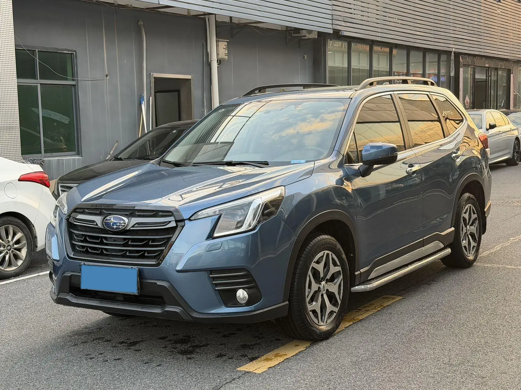 2021 SUBARU FORESTER view 1