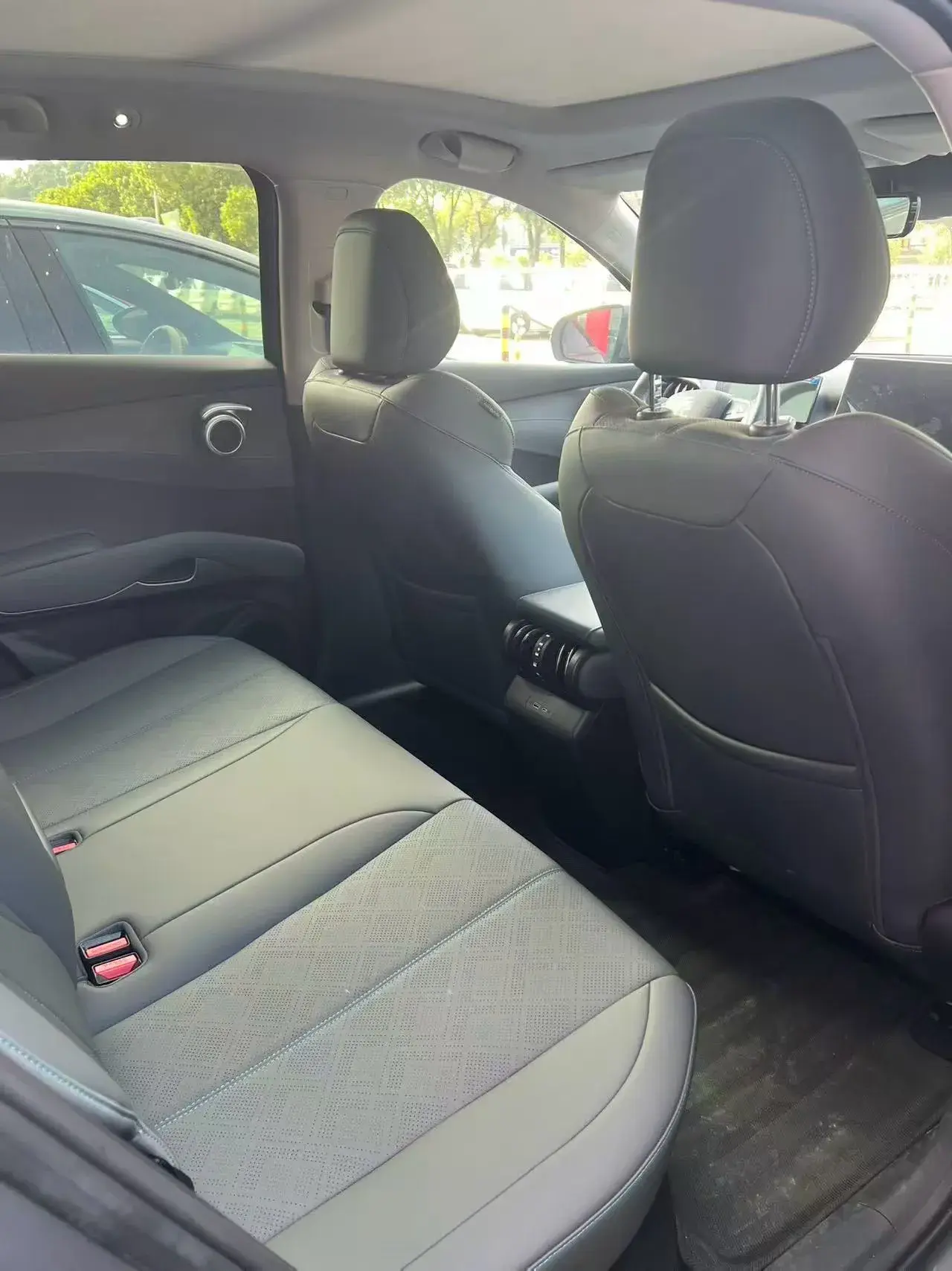 2025 BYD YUAN thumbnail 4