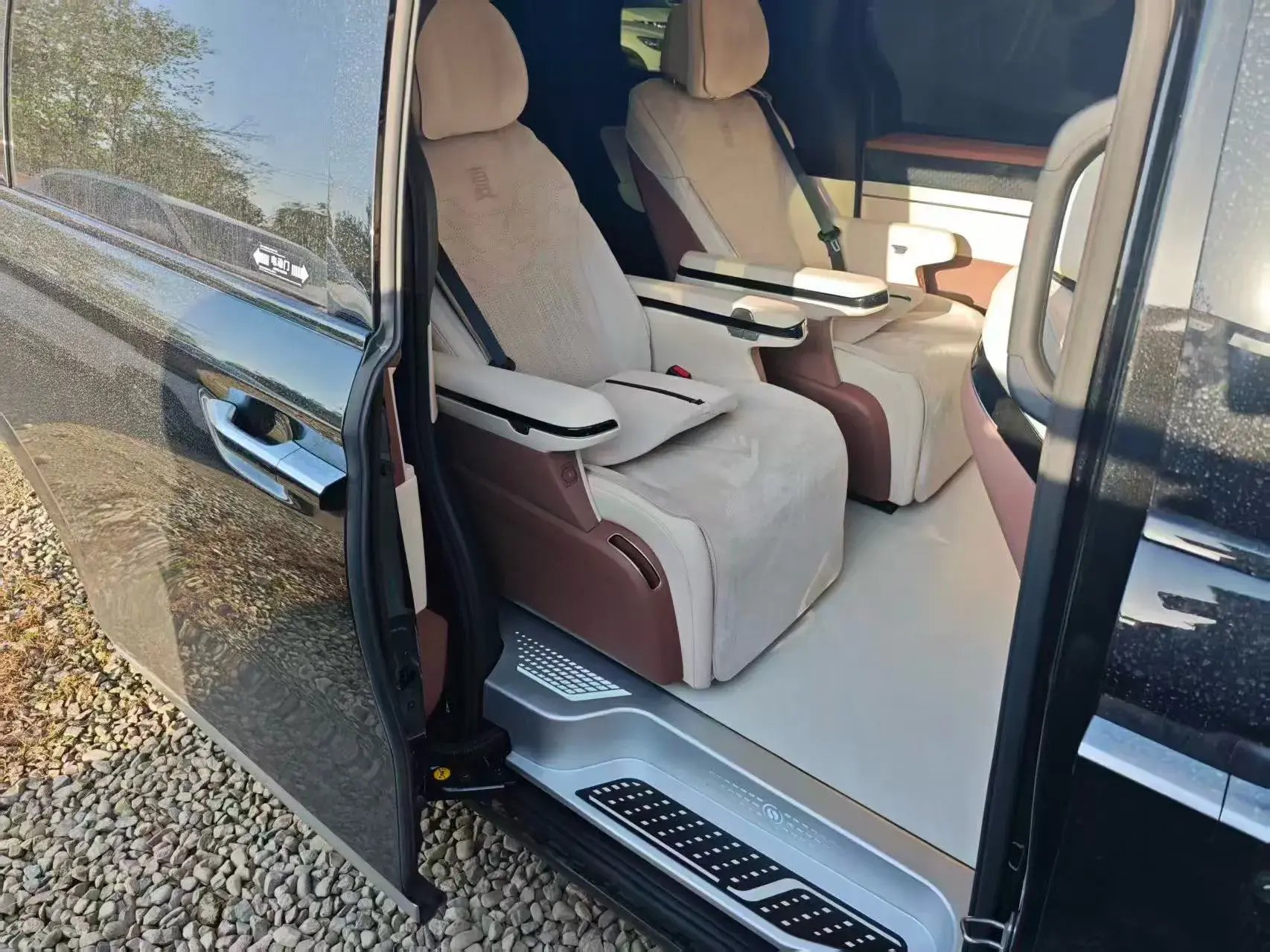 2025 BYD XIA thumbnail 4