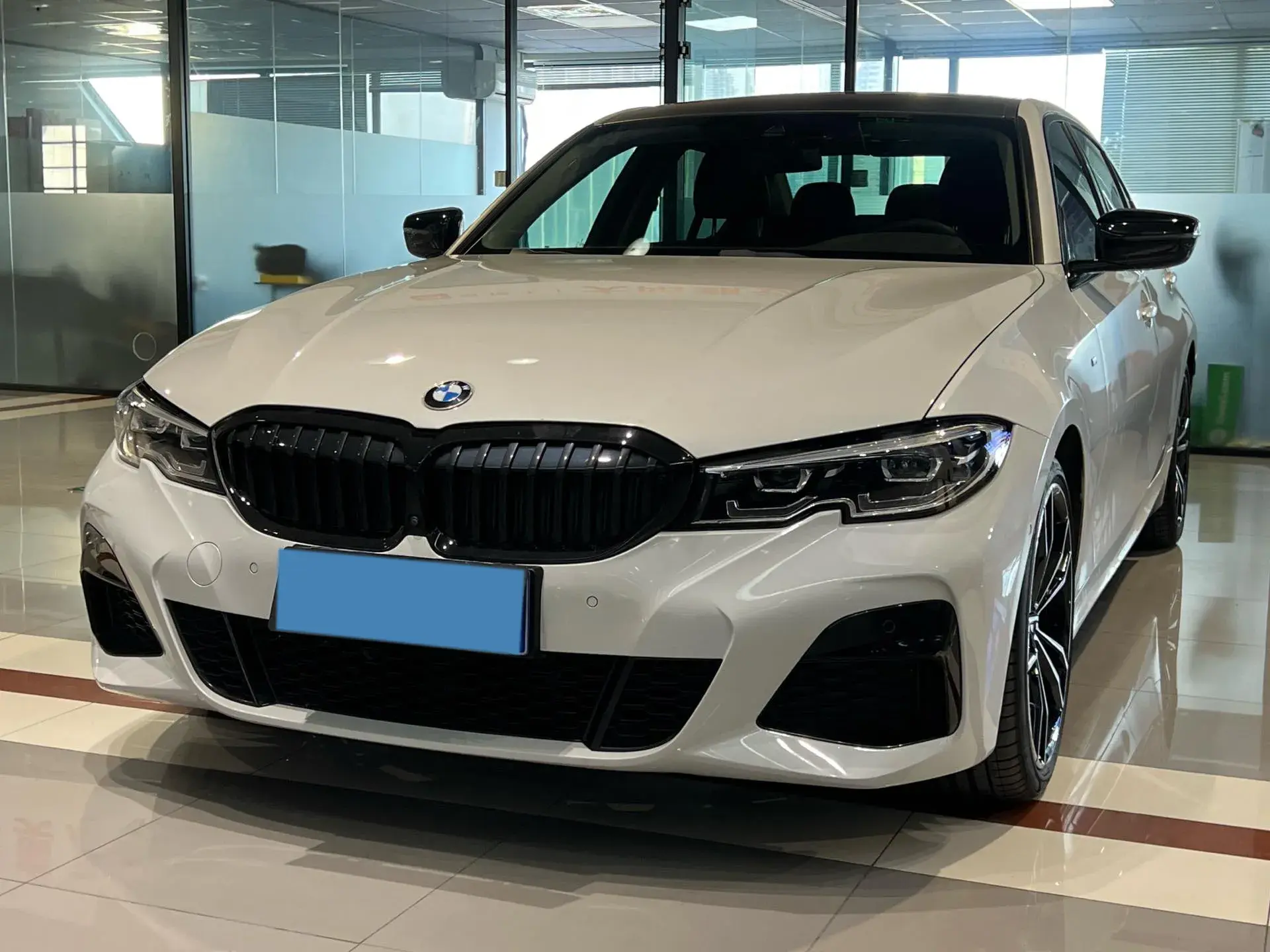 2020 BMW 3 view 1