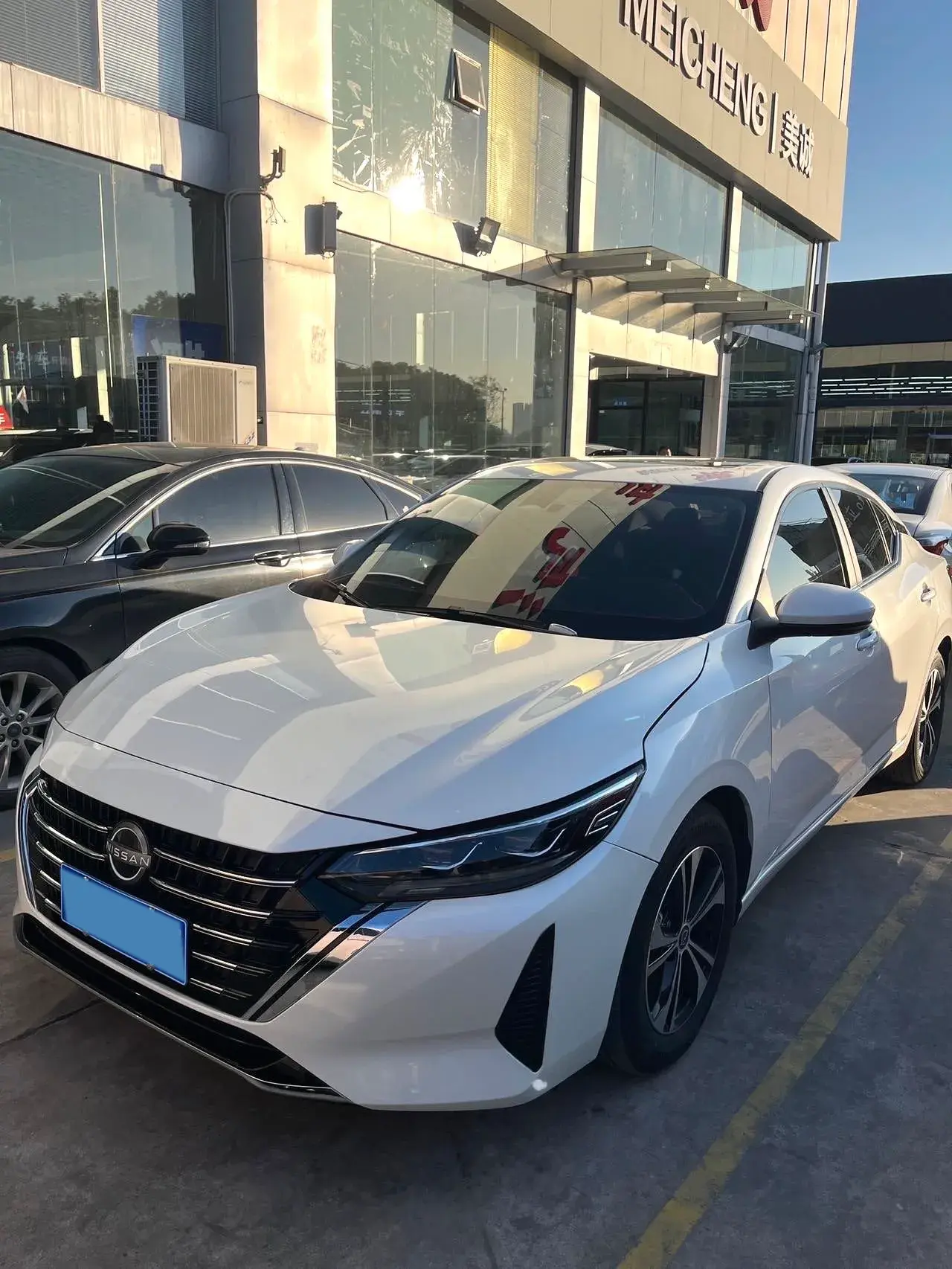 2023 NISSAN SYLPHY view 1