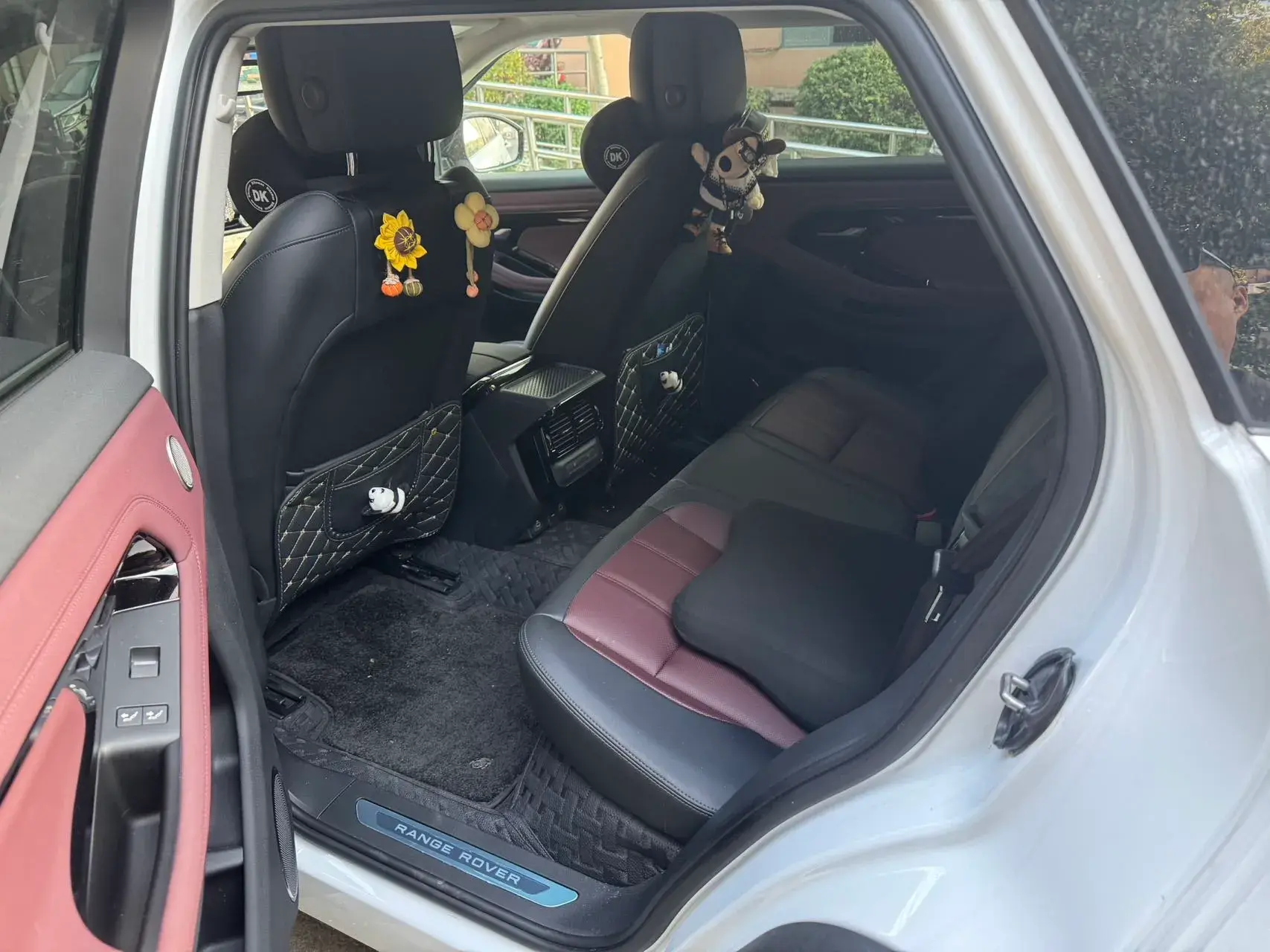 2024 LAND ROVER thumbnail 4