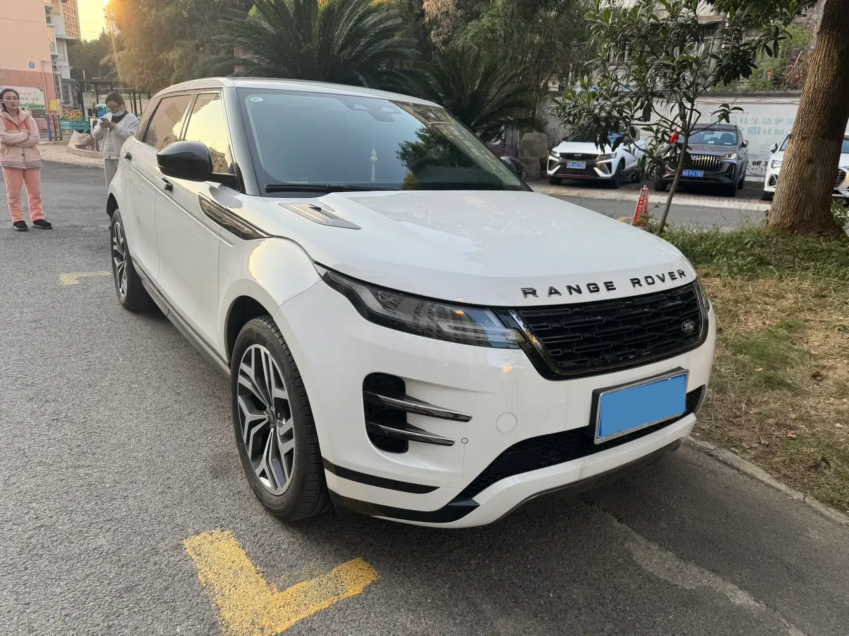 2024 LAND ROVER thumbnail 2