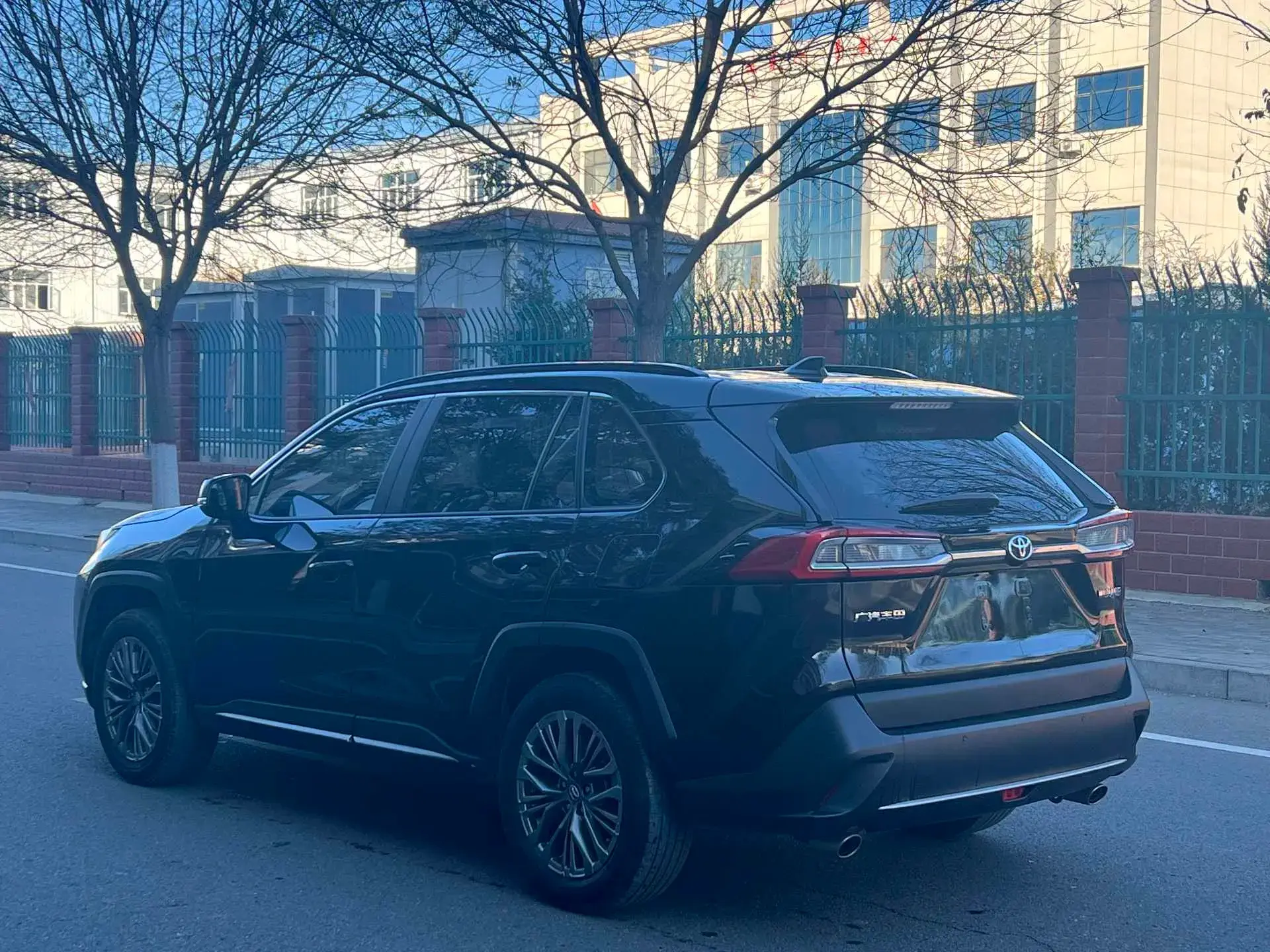 2023 TOYOTA WILDLANDER thumbnail 4