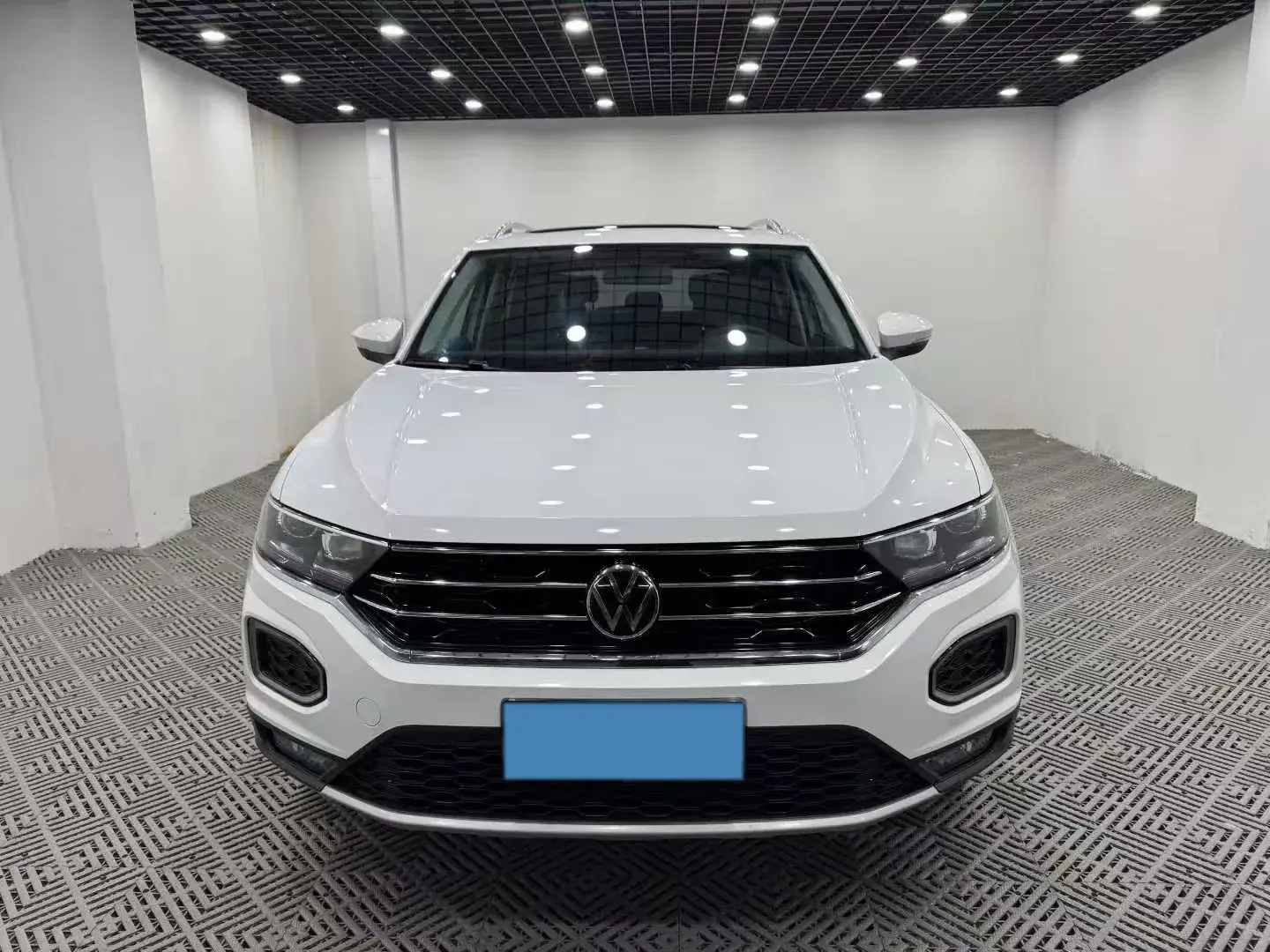 2022 VOLKSWAGEN T-ROC thumbnail 2
