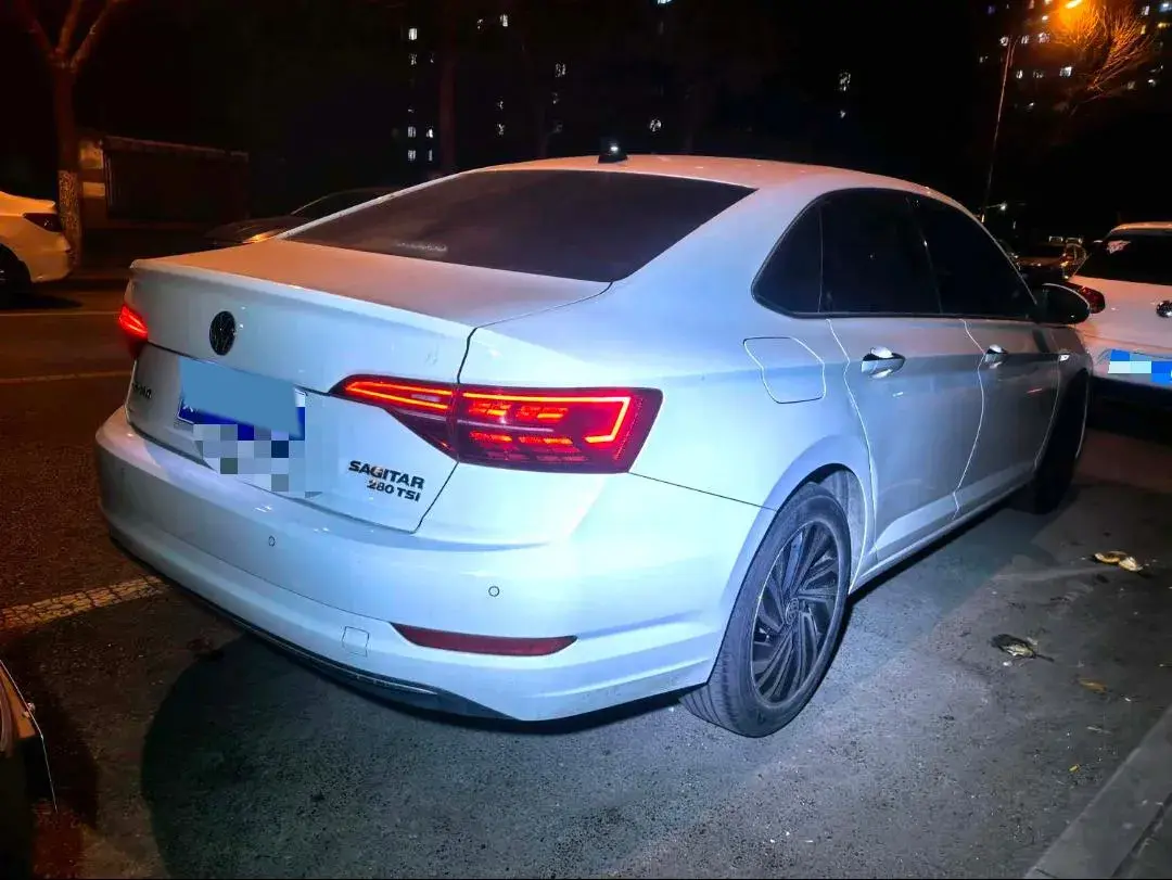 2021 VOLKSWAGEN SAGITAR thumbnail 3