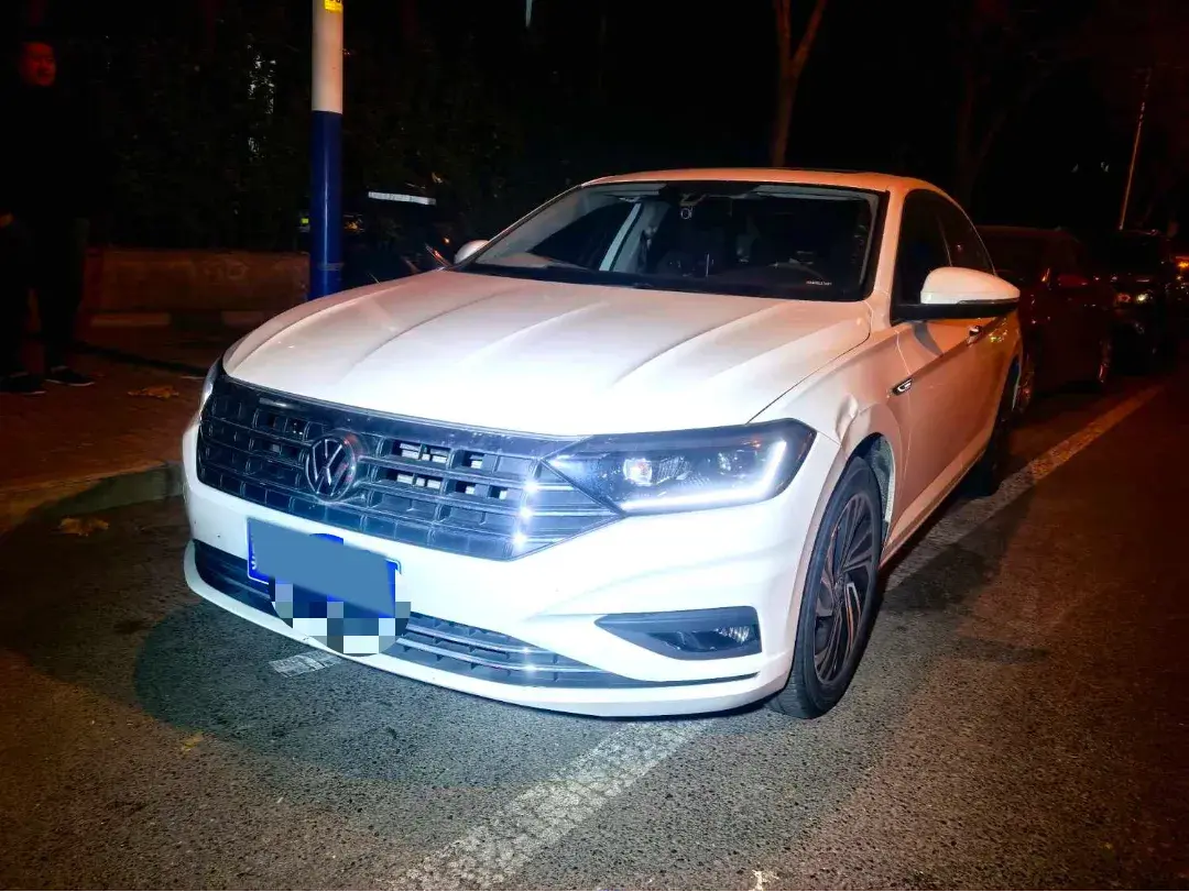 2021 VOLKSWAGEN SAGITAR view 1