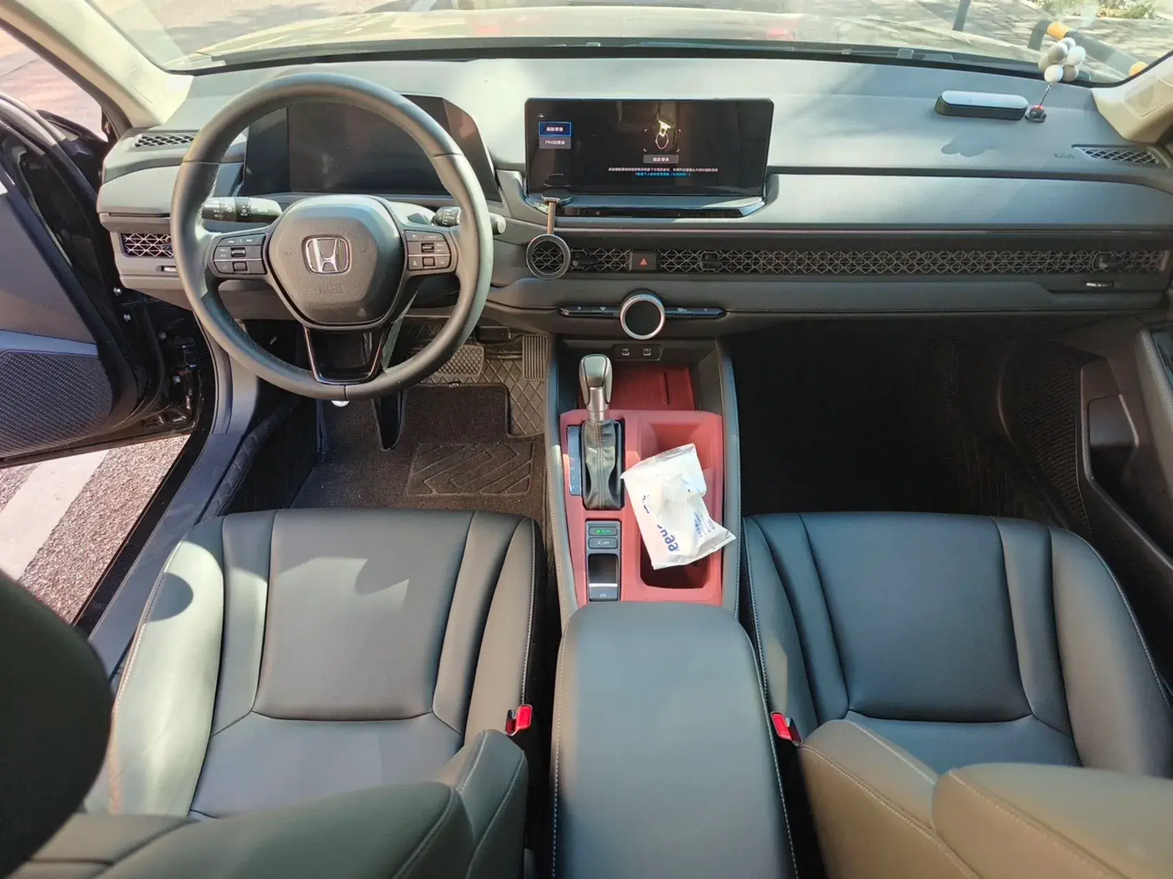 2025 HONDA ACCORD thumbnail 3