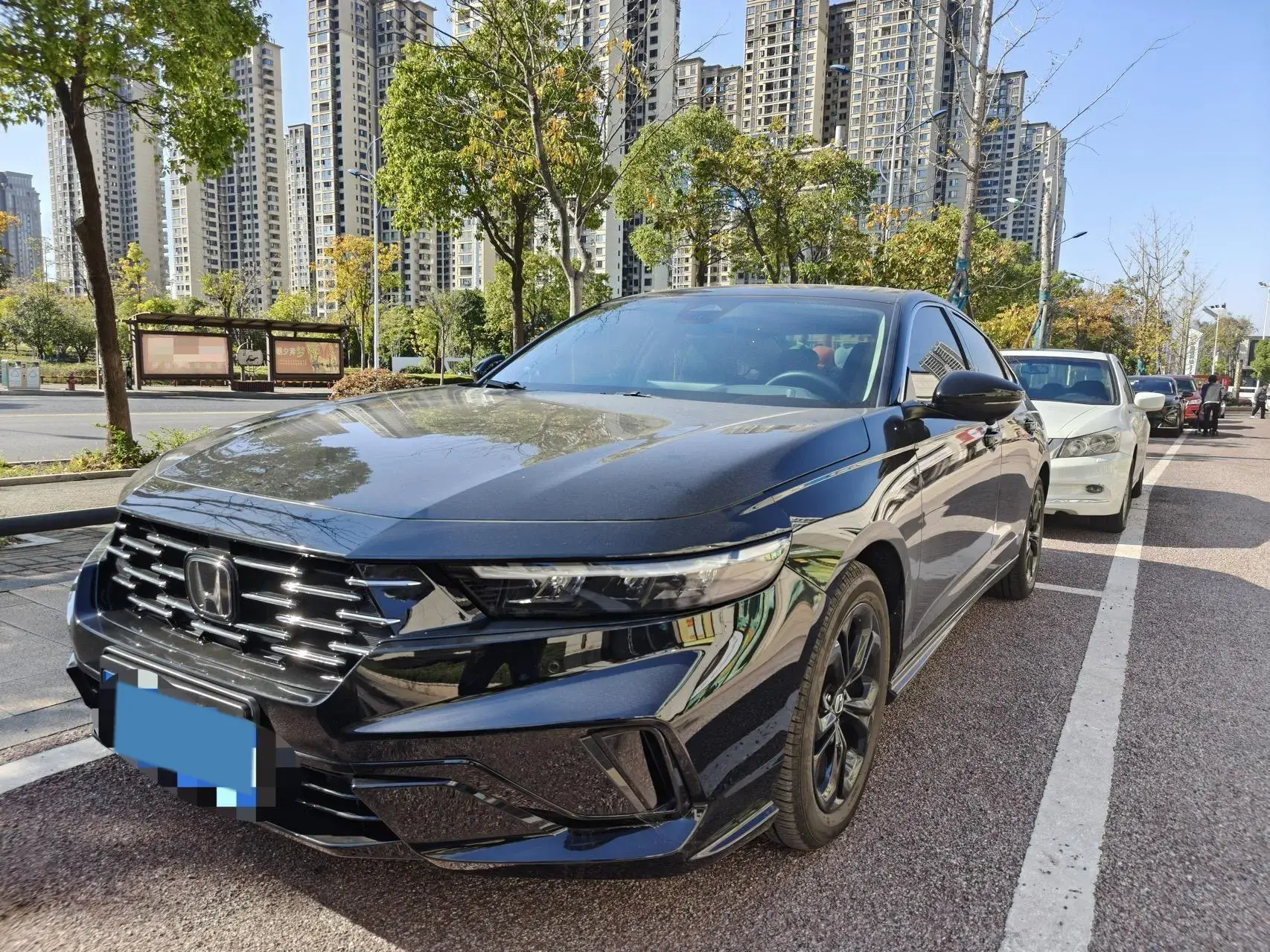 2025 HONDA ACCORD view 1