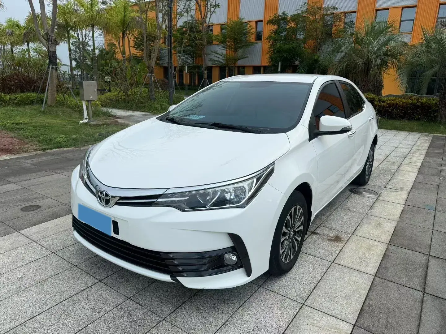 2018 TOYOTA COROLLA view 1