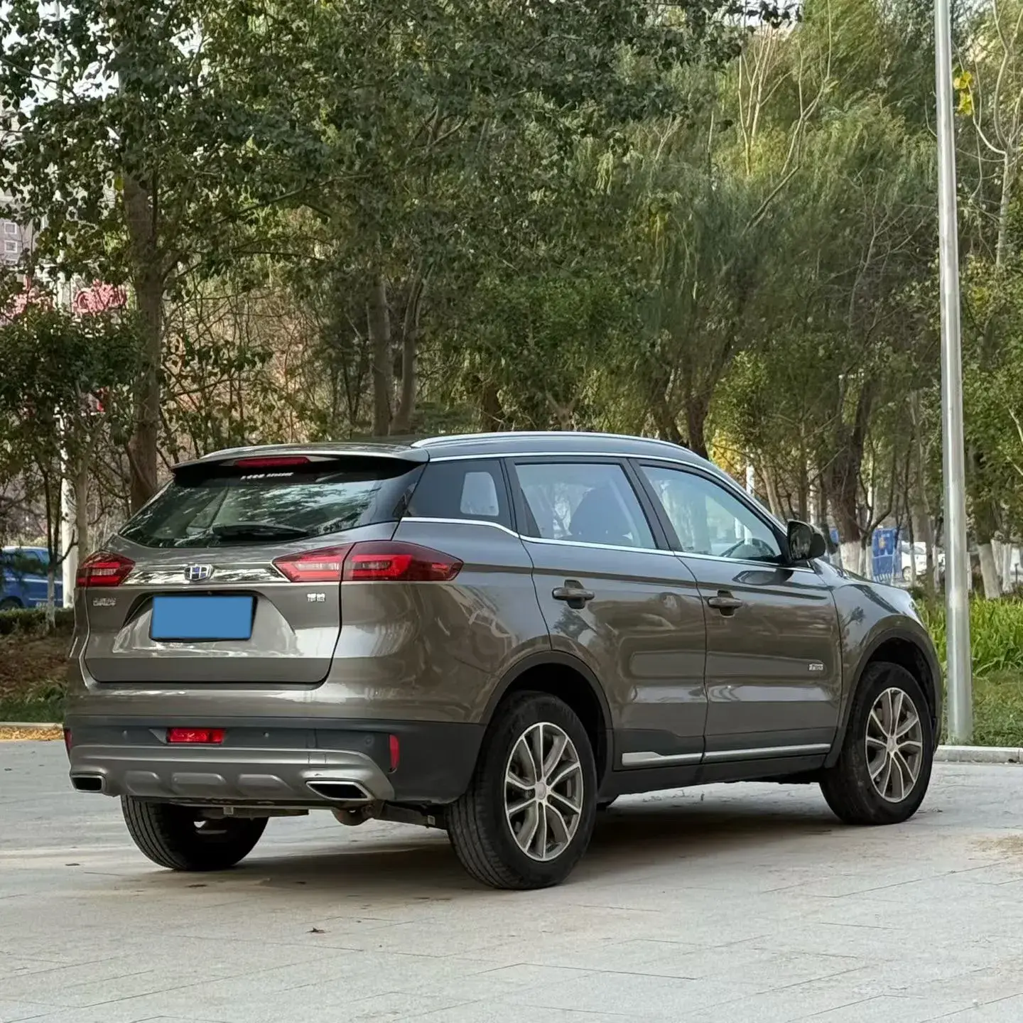 2018 GEELY AZKARRA thumbnail 4