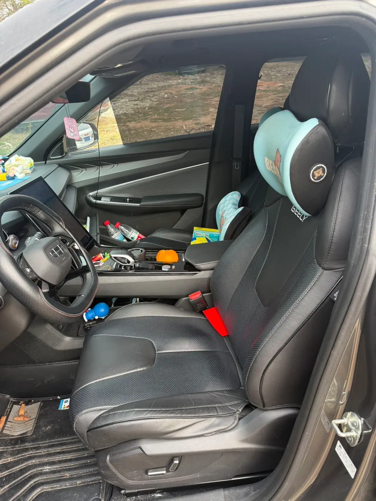 2023 GEELY AZKARRA thumbnail 3