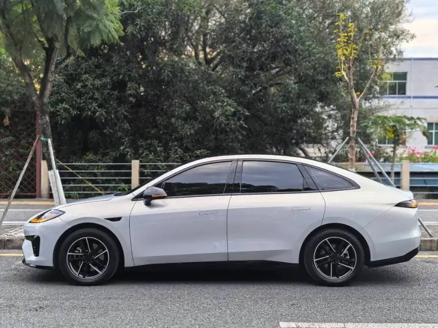 2025 AION AION thumbnail 4