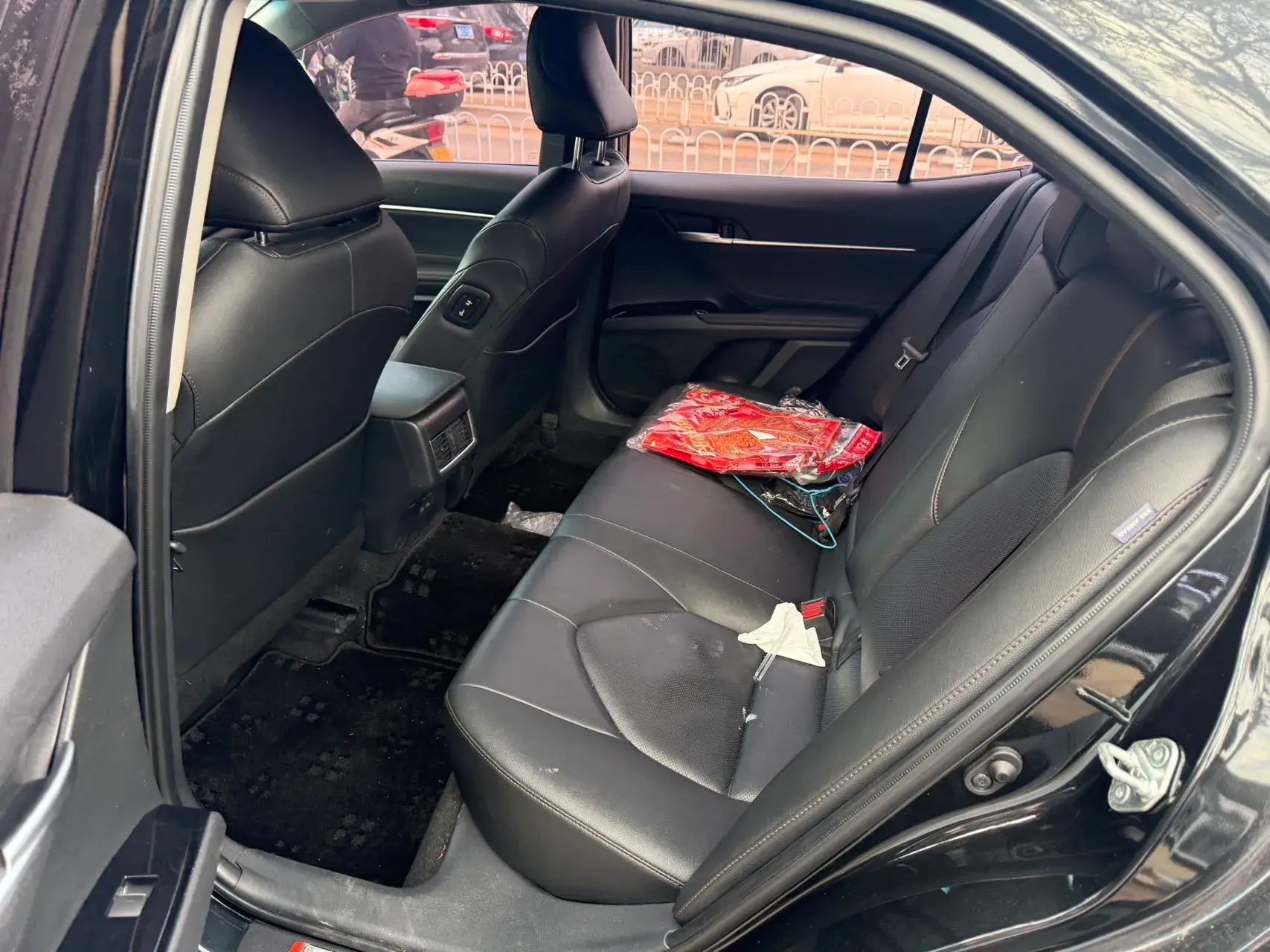 2023 TOYOTA CAMRY thumbnail 3