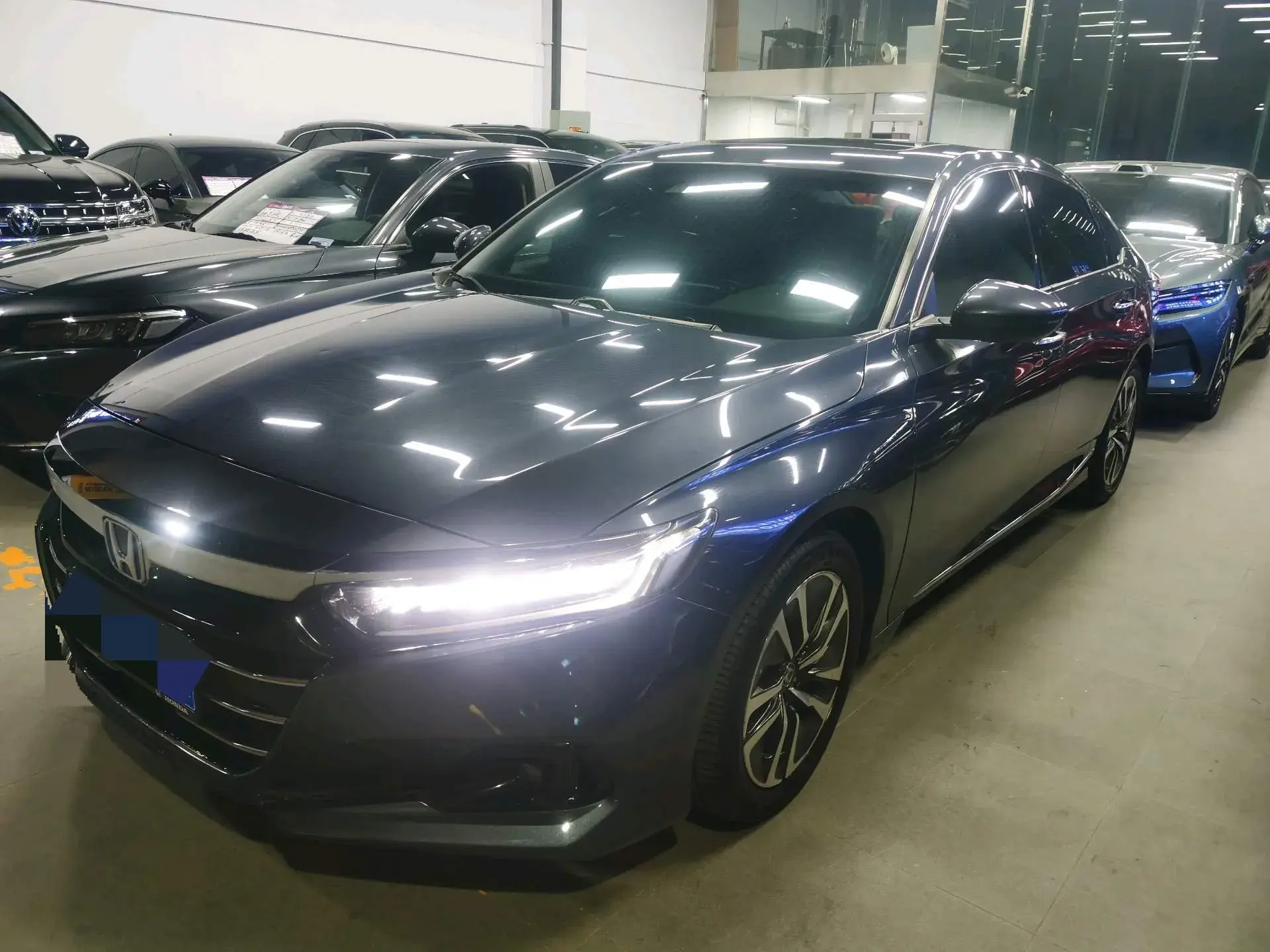 2022 HONDA ACCORD view 1