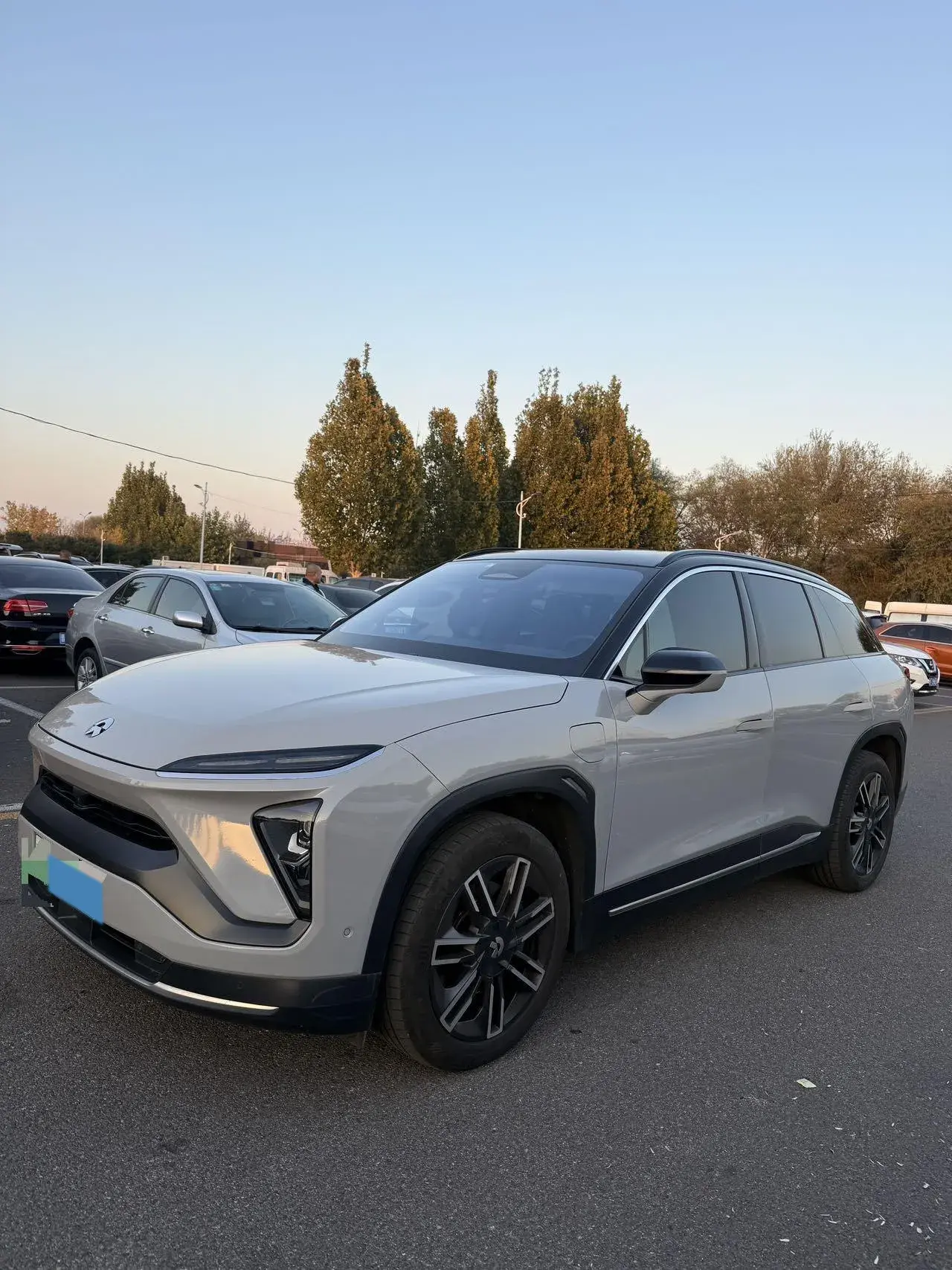 2020 NIO ES6 view 1