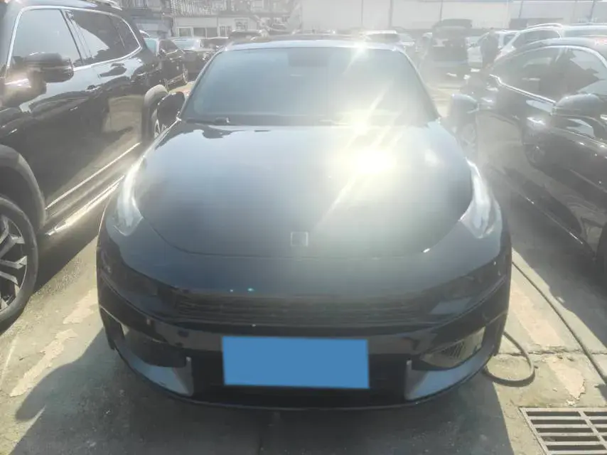 2019 LYNK&CO 03 thumbnail 2