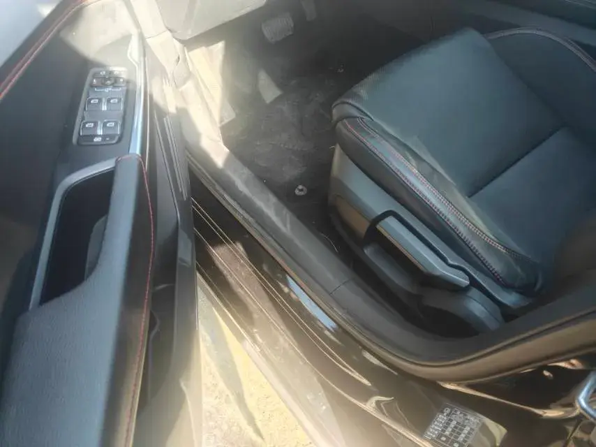 2019 LYNK&CO 03 thumbnail 4