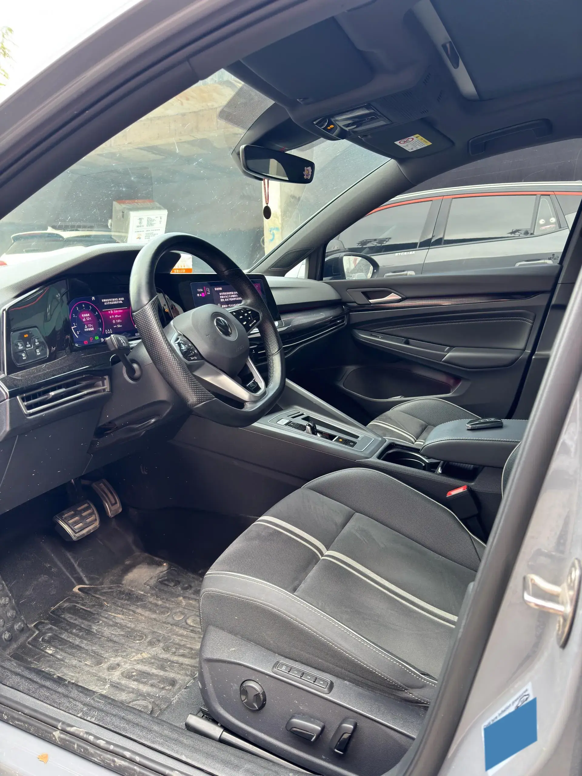 2021 VOLKSWAGEN GOLF thumbnail 4