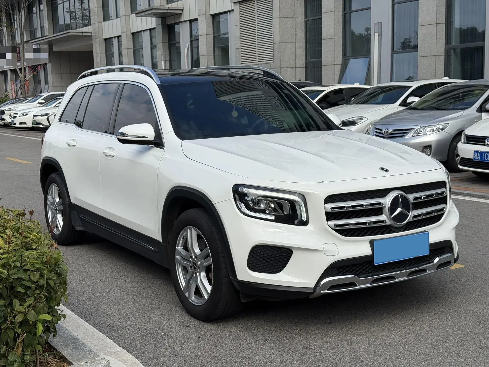 2022 MERCEDES-BENZ GLB thumbnail 3