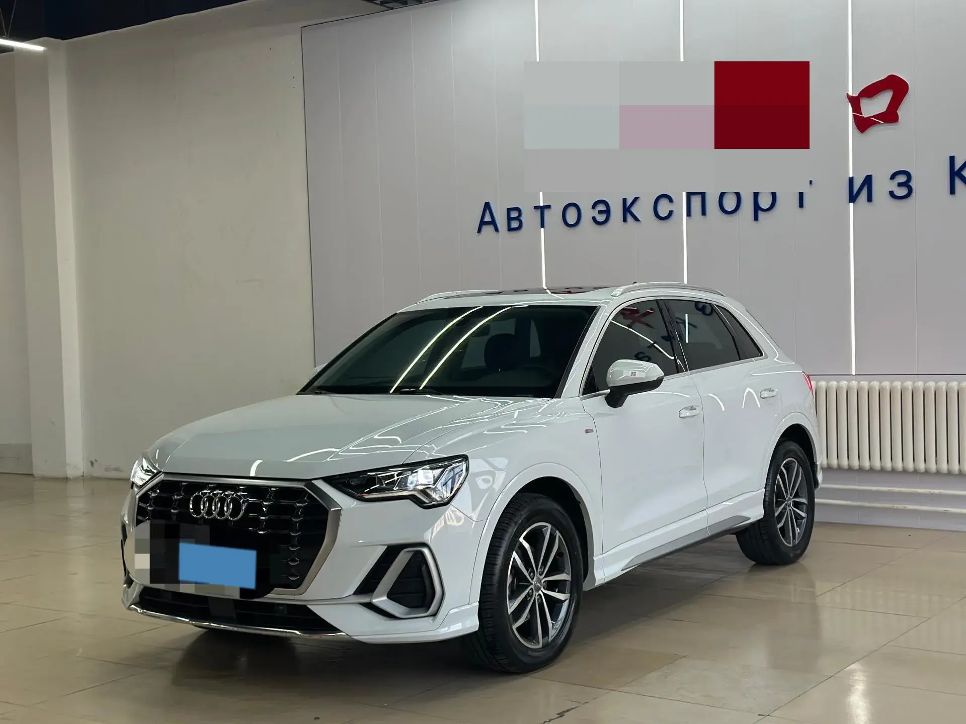2021 AUDI Q3 view 1