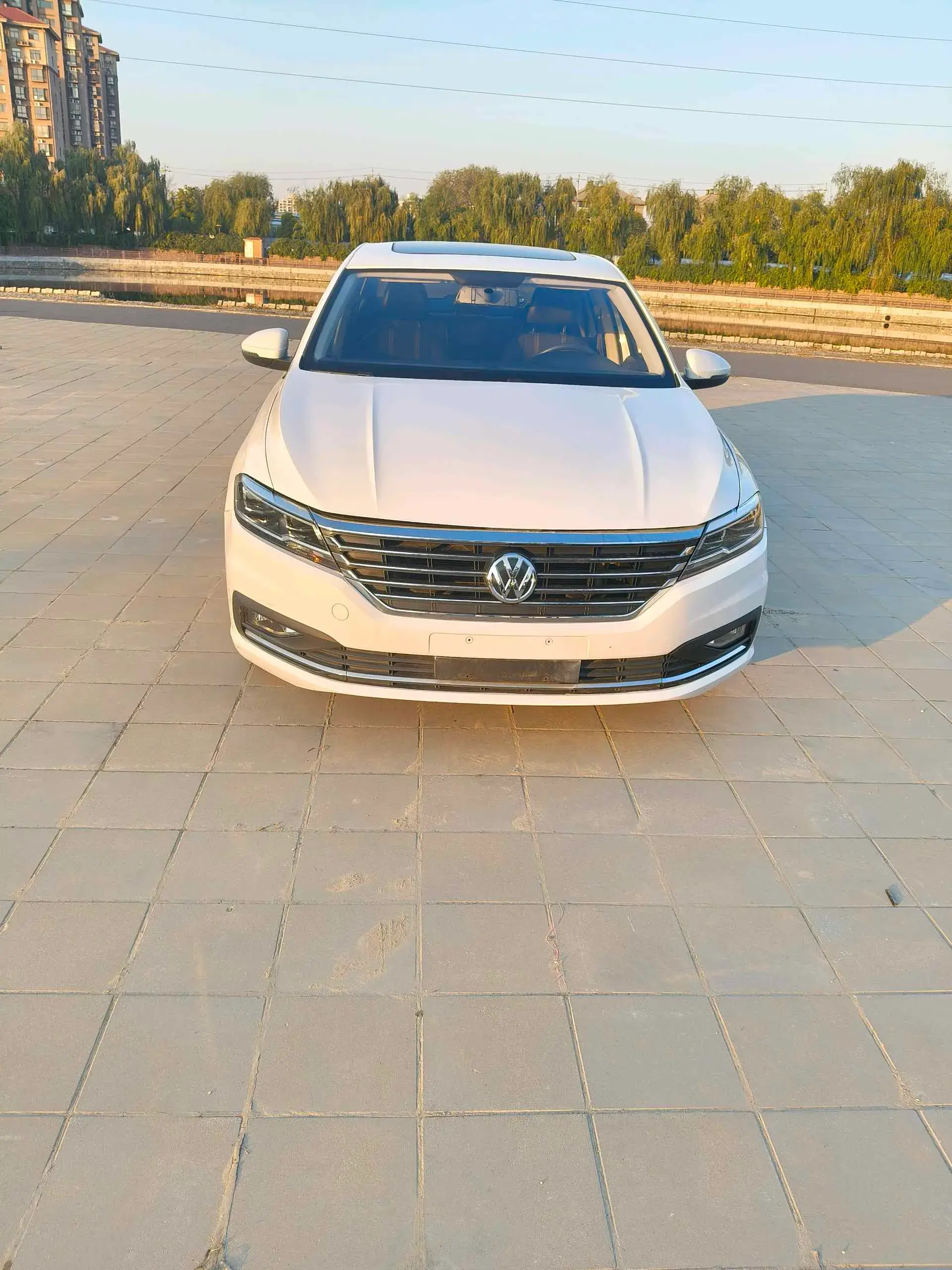 2019 VOLKSWAGEN LAVIDA thumbnail 3