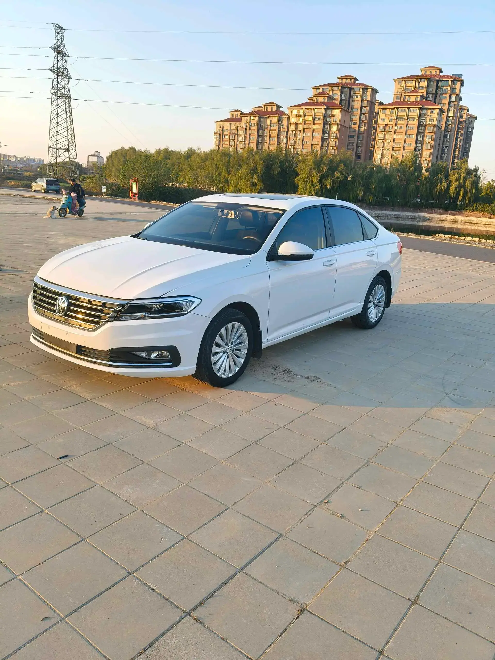 2019 VOLKSWAGEN LAVIDA view 1