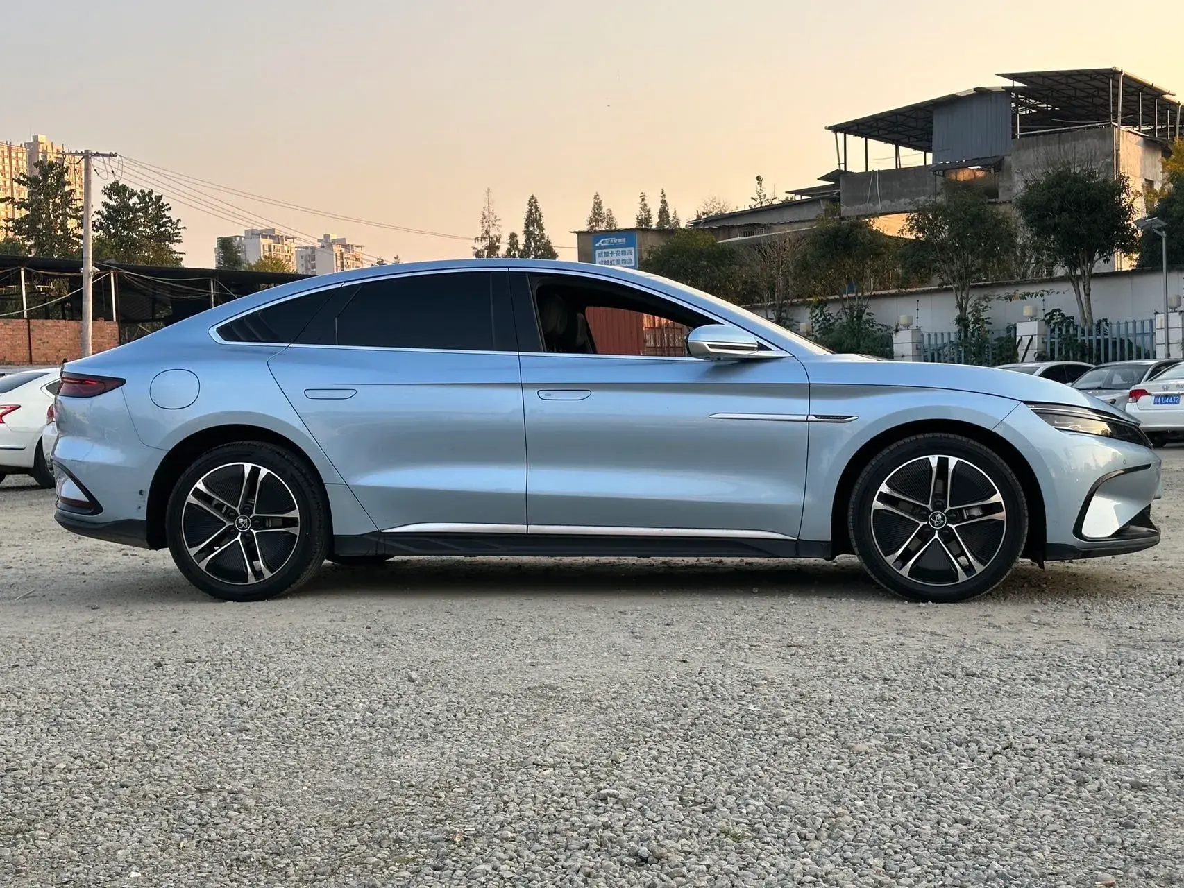 2023 BYD HAN thumbnail 2