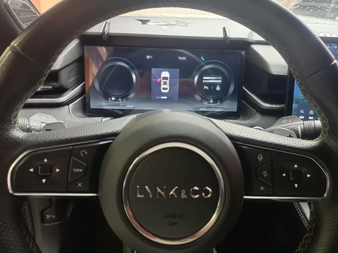 2023 LYNK&CO 03 thumbnail 3