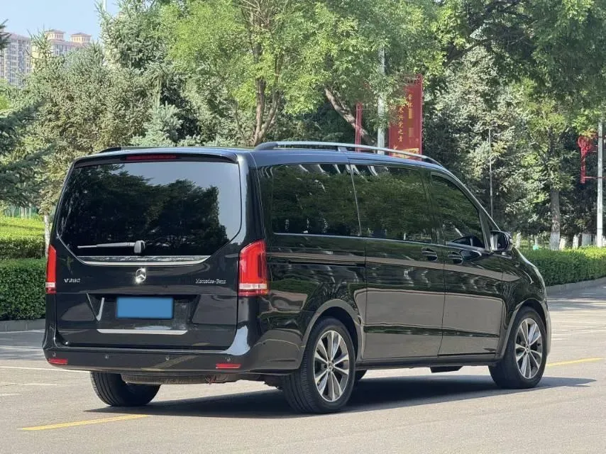 2021 Mercedes-Benz V Class 2.0T 211HP L4 9AT,autocango,china used car exporter,china ev exporter,chinese used car exporter,chinese used ev exporter