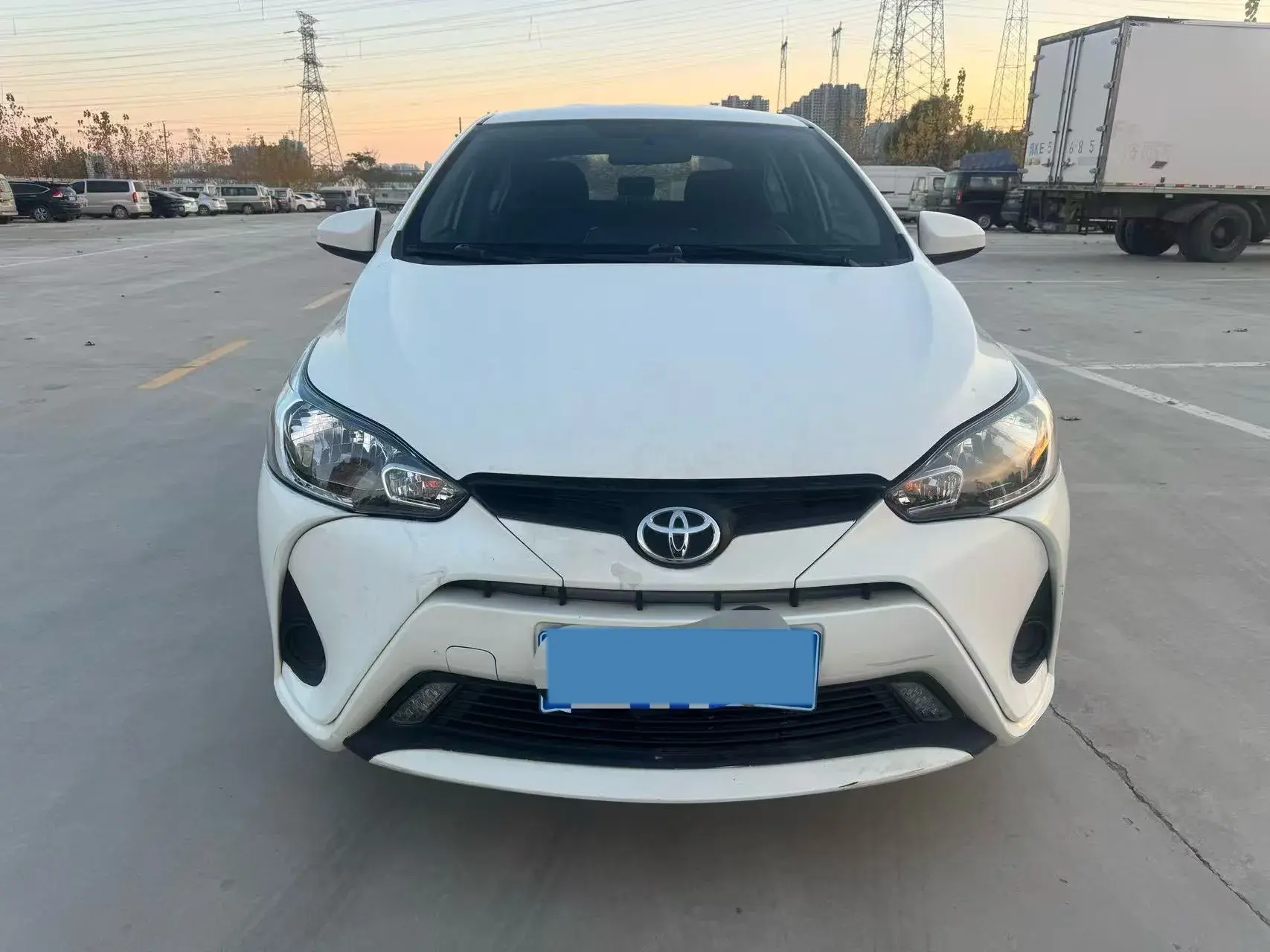 2021 TOYOTA YARIS thumbnail 3