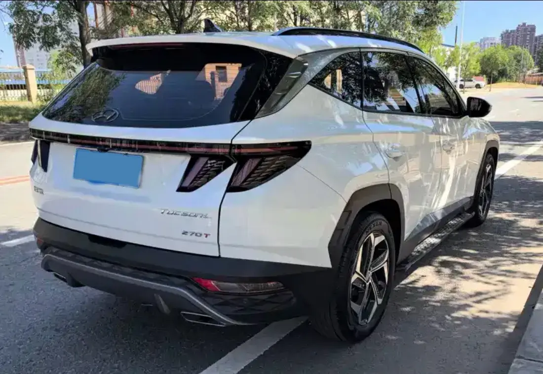 2023 HYUNDAI TUCSON thumbnail 3