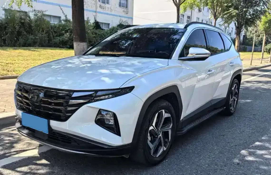 2023 HYUNDAI TUCSON view 1